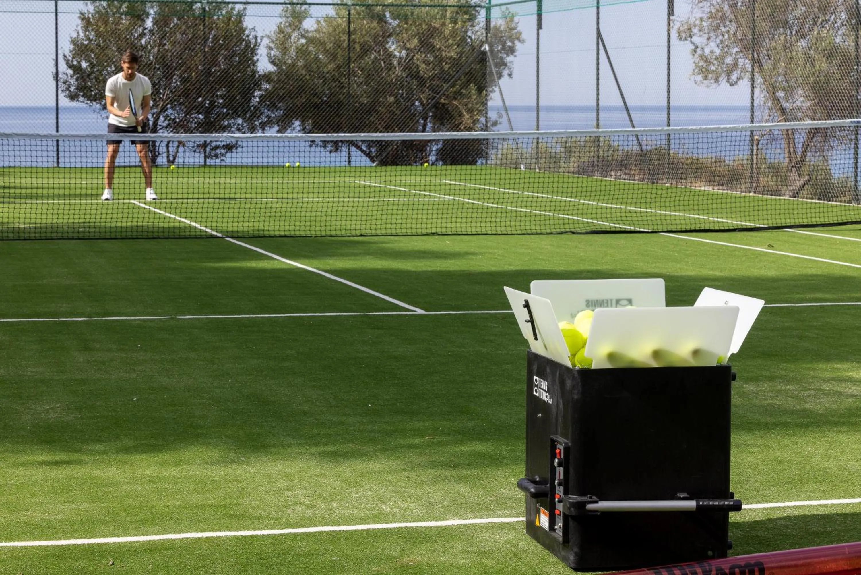 Tennis court in F ZEEN Kefalonia
