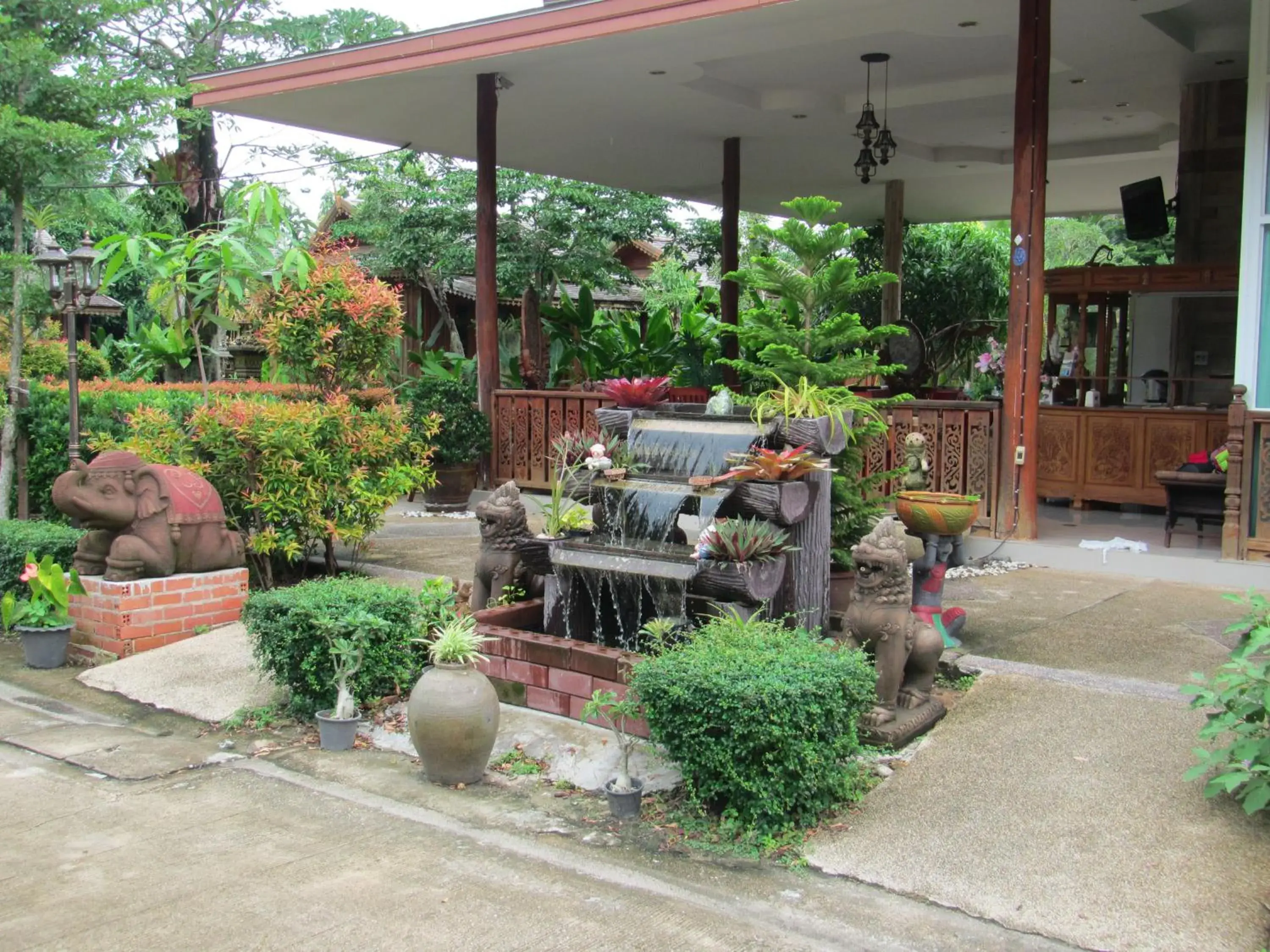 Restaurant/places to eat in Yuwadee Resort Restaurant/places to eat in Yuwadee Resort