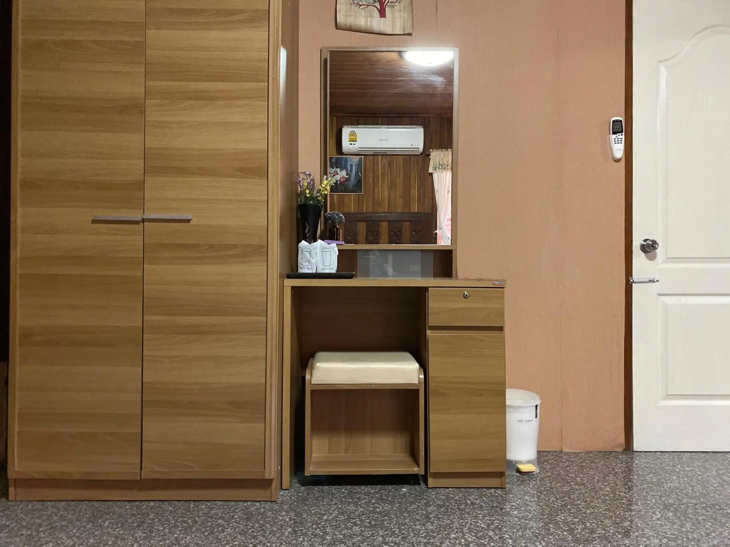 Bed in Yuwadee Resort Bed in Yuwadee Resort