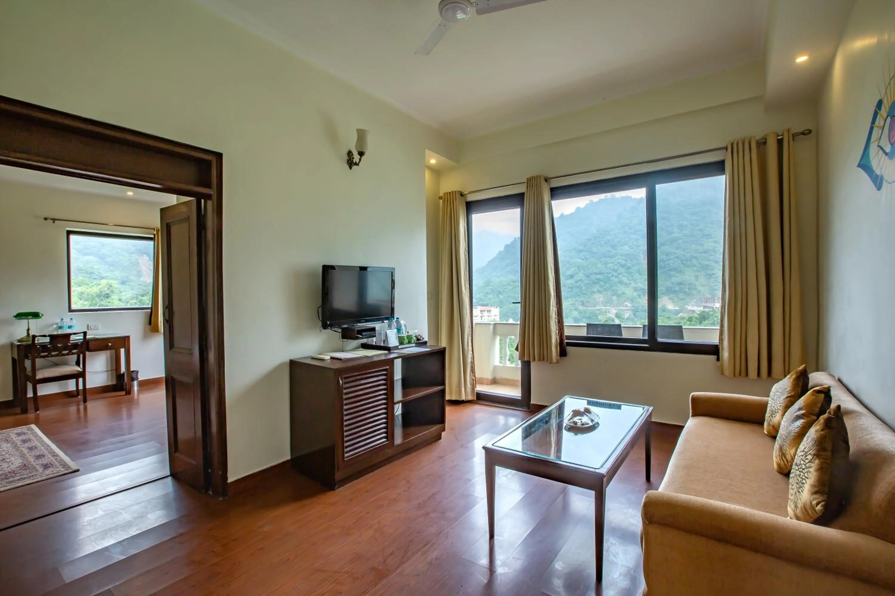 Living room in Hotel Dewa Retreat- A Himalayan Boutique Hotel
