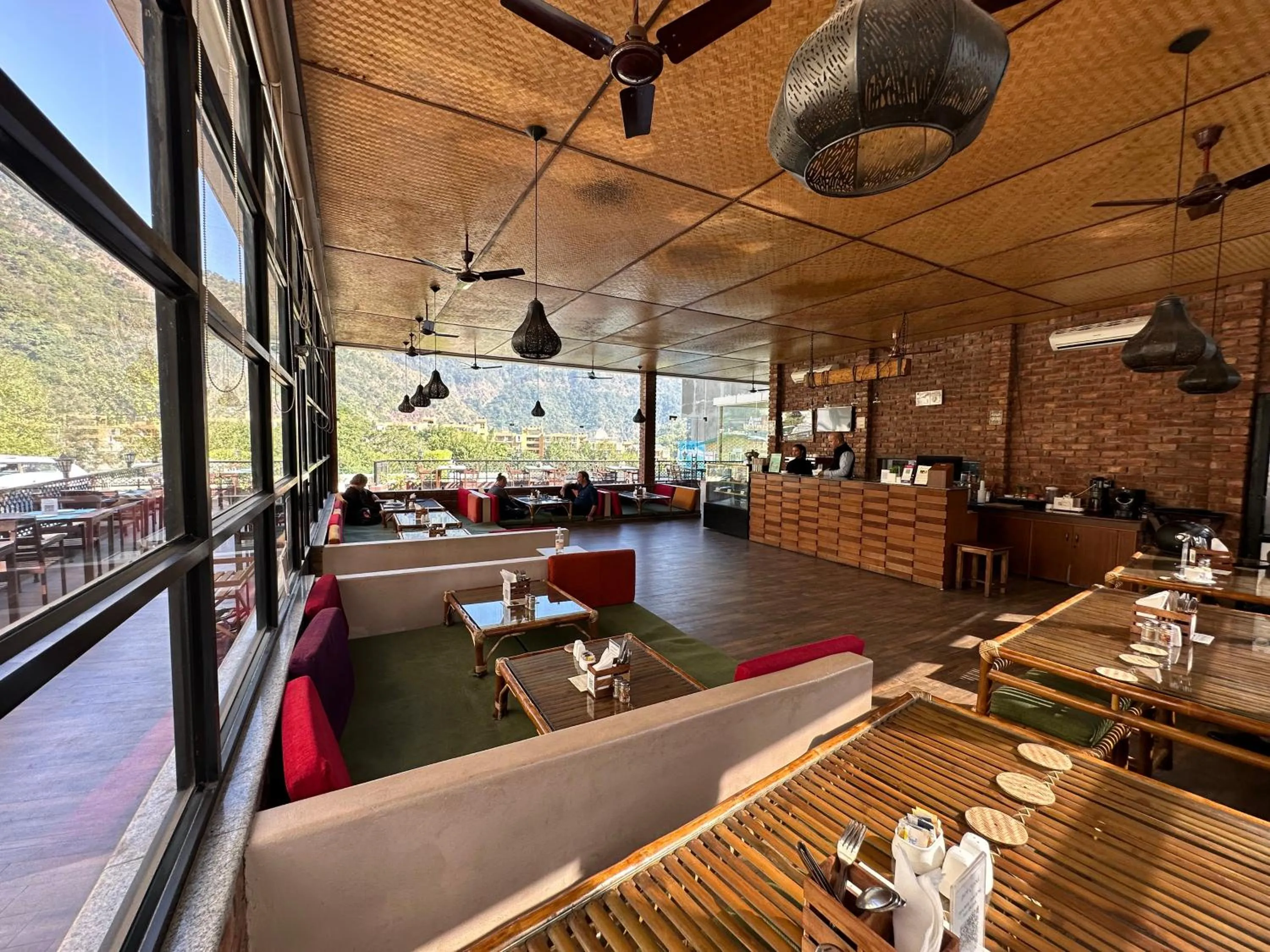 Restaurant/places to eat in Hotel Dewa Retreat- A Himalayan Boutique Hotel