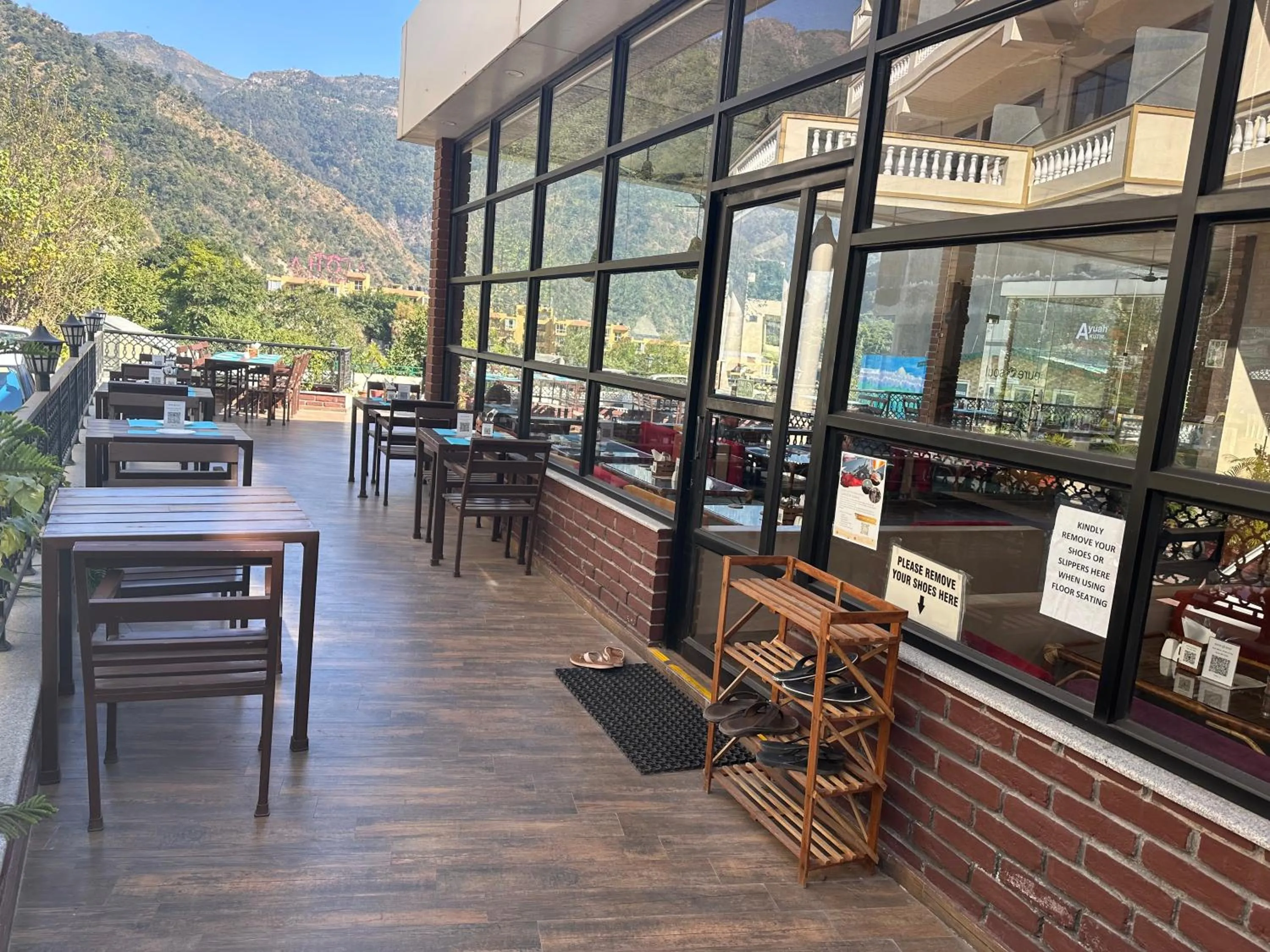 Restaurant/places to eat in Hotel Dewa Retreat- A Himalayan Boutique Hotel