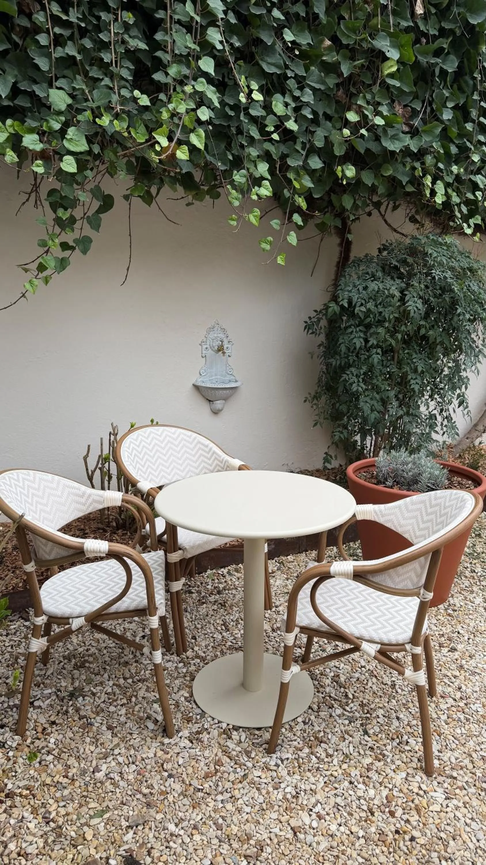 Patio in Hôtel Le Clos Huguerie - Boutique Hôtel - Bordeaux Centre