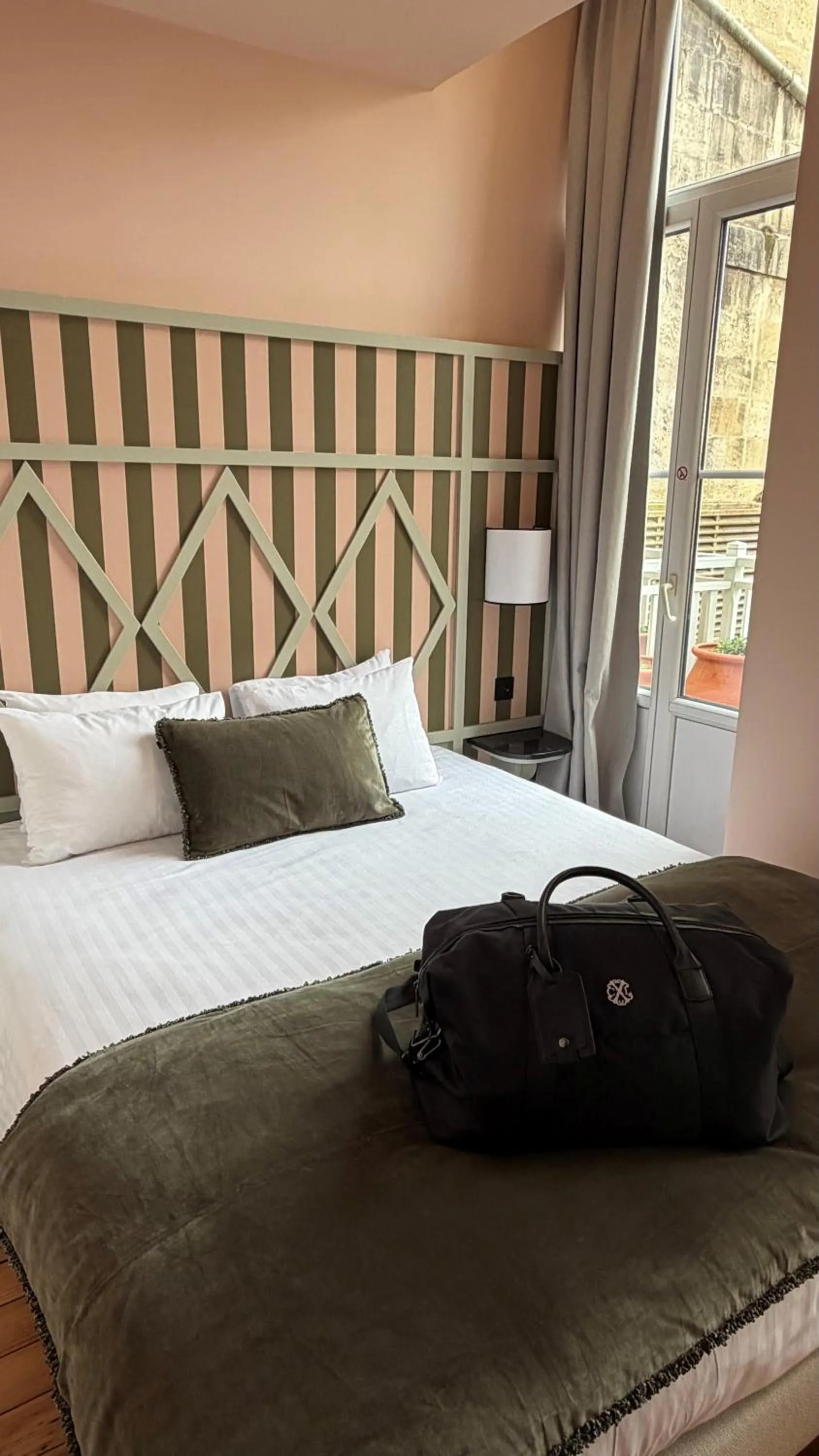 Bedroom, Bed in Hôtel Le Clos Huguerie - Boutique Hôtel - Bordeaux Centre