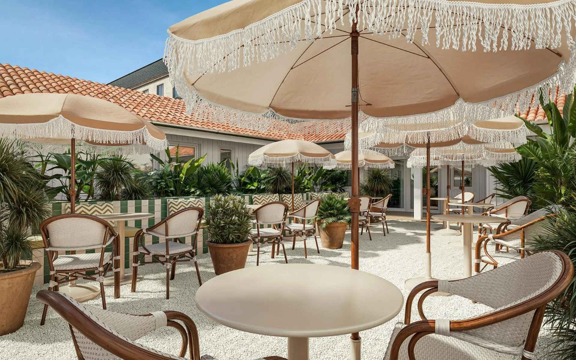 Patio in Hôtel Le Clos Huguerie Bordeaux Centre - Ex Maison du Lierre