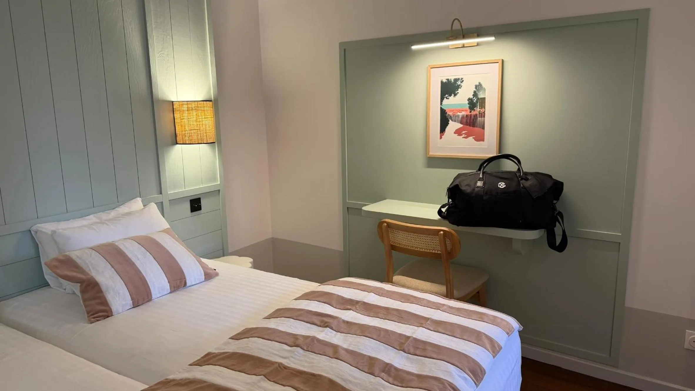 Bedroom, Bed in Hôtel Le Clos Huguerie - Boutique Hôtel - Bordeaux Centre