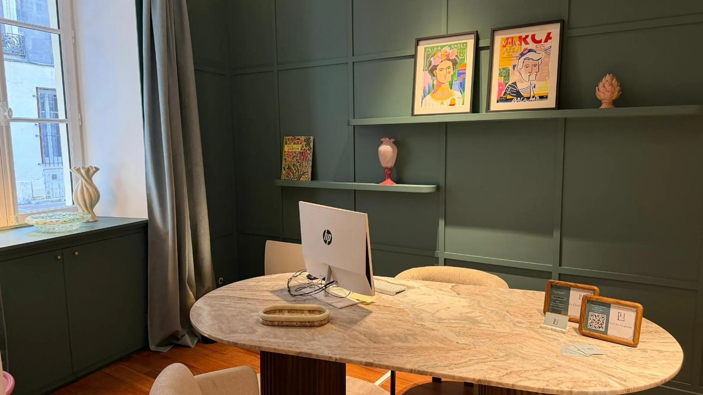 Lobby or reception in Hôtel Le Clos Huguerie - Boutique Hôtel - Bordeaux Centre