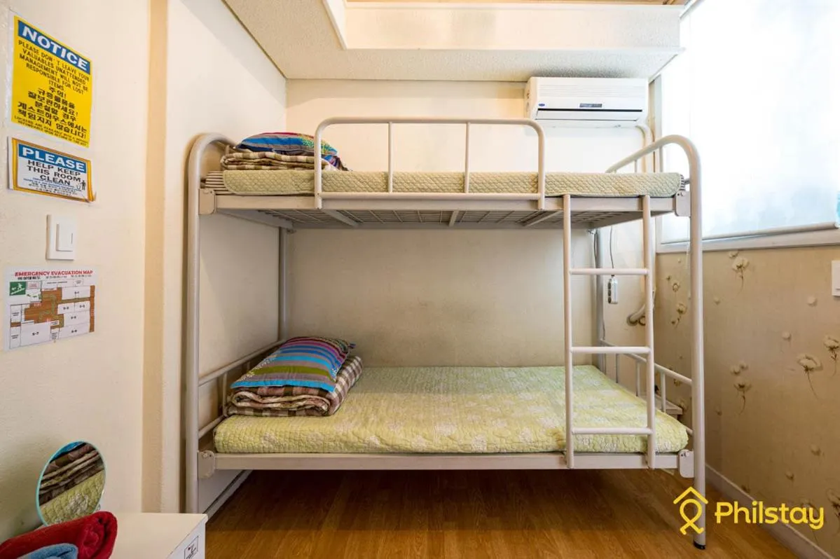 Bed in Mamas and Papas Guesthouse and Apartments in Seoul