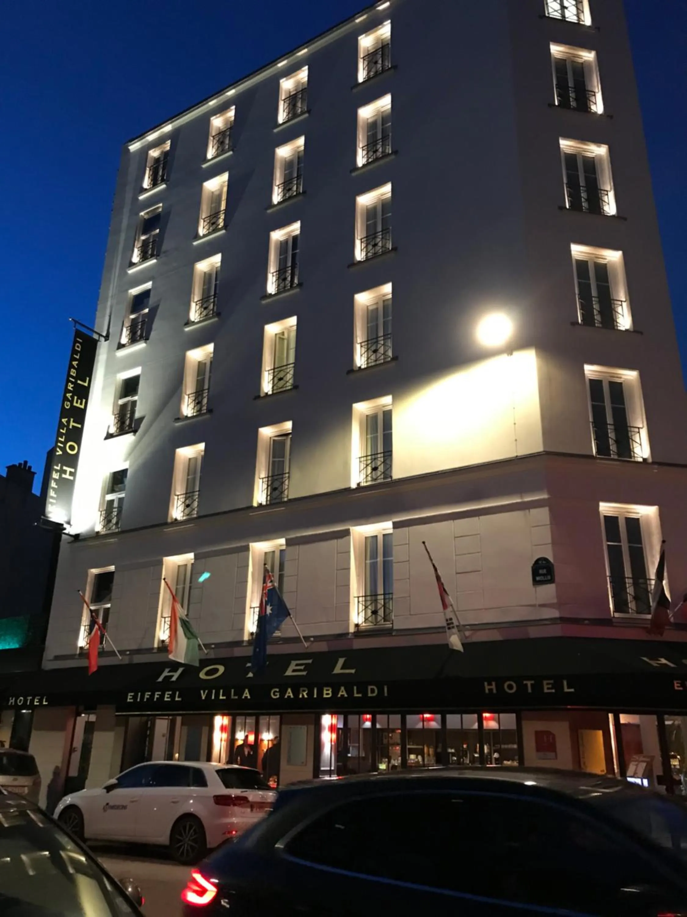 Property building in Eiffel Villa Garibaldi