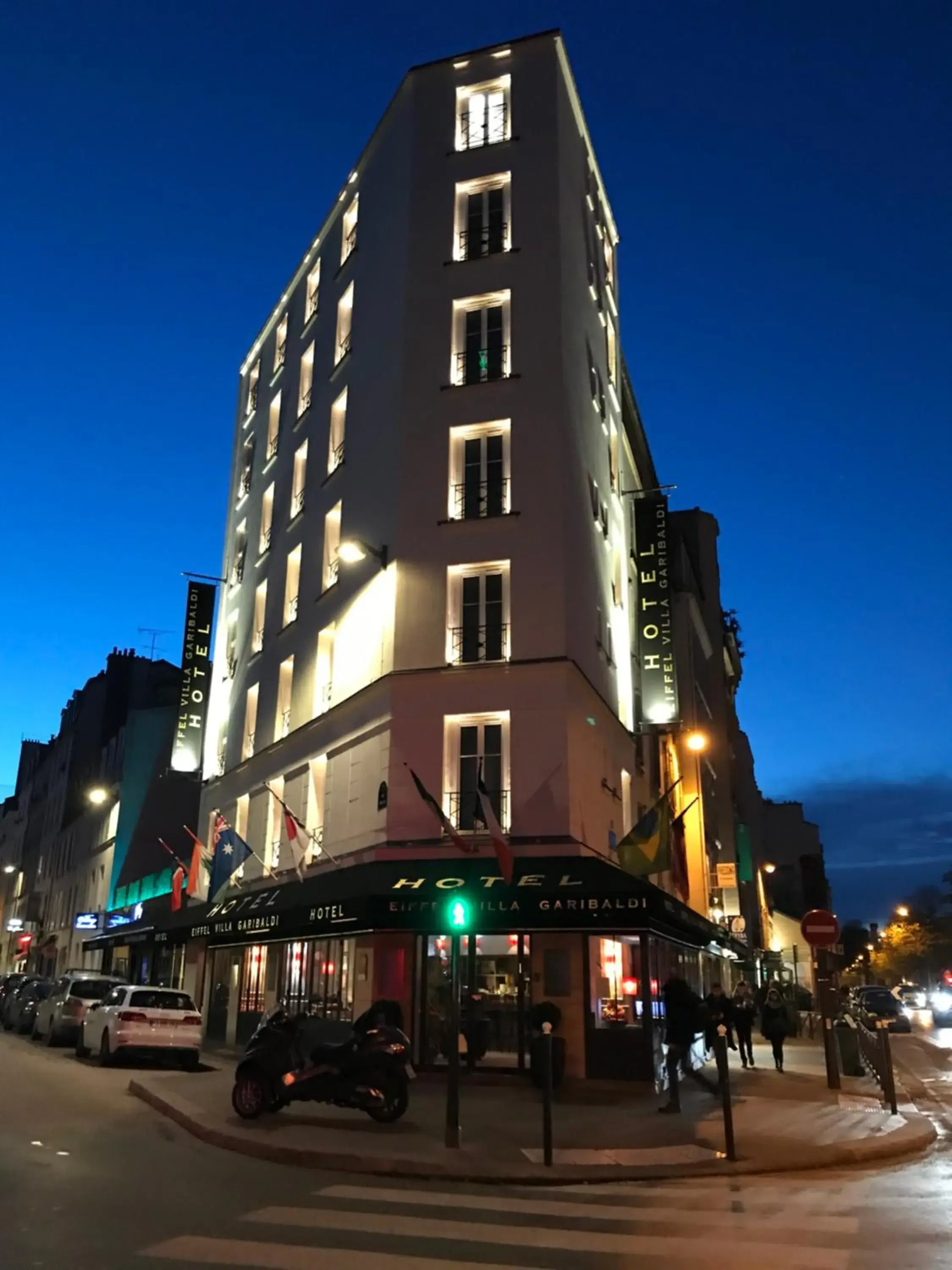 Property building in Eiffel Villa Garibaldi Property building in Eiffel Villa Garibaldi