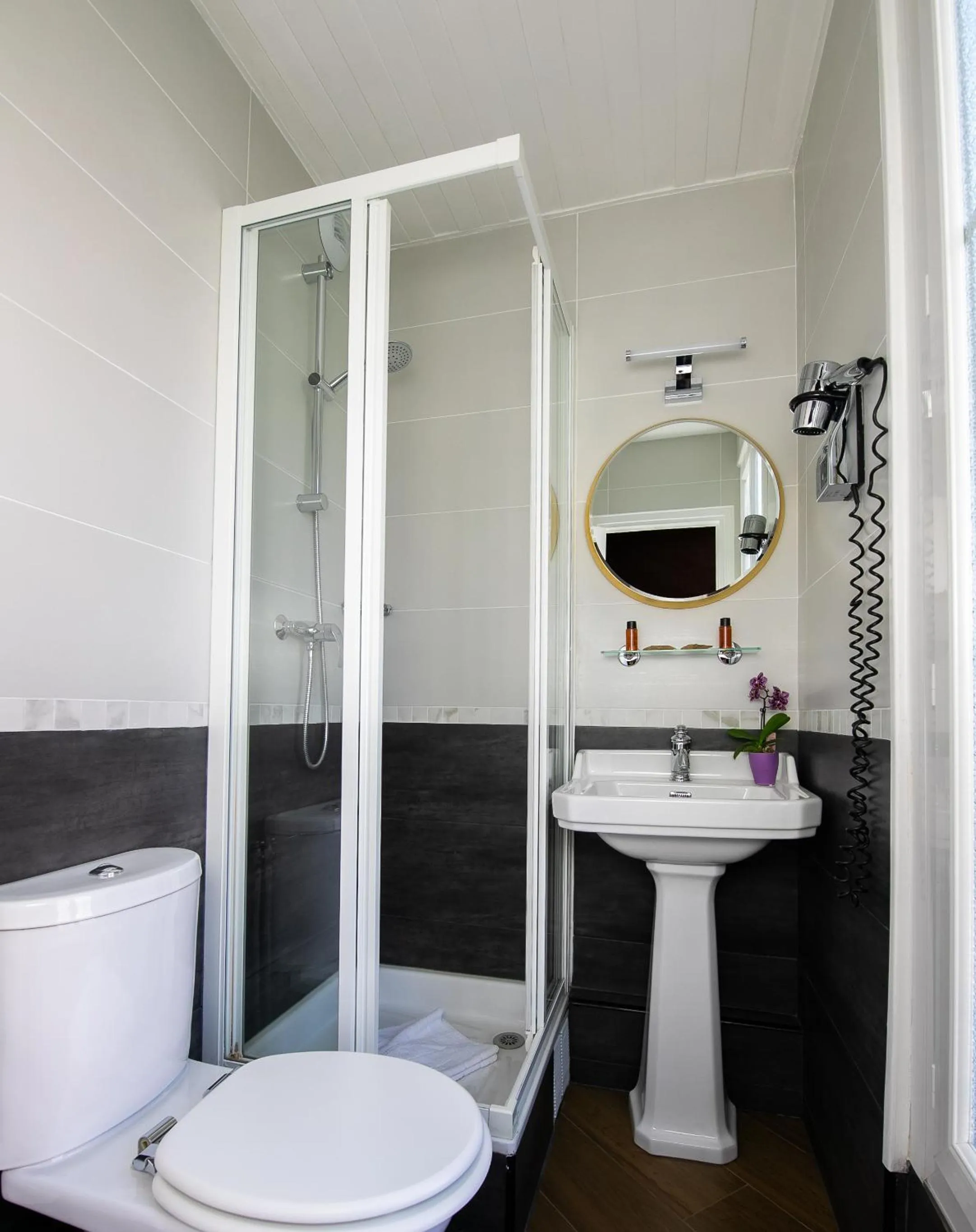 Bathroom in Eiffel Villa Garibaldi