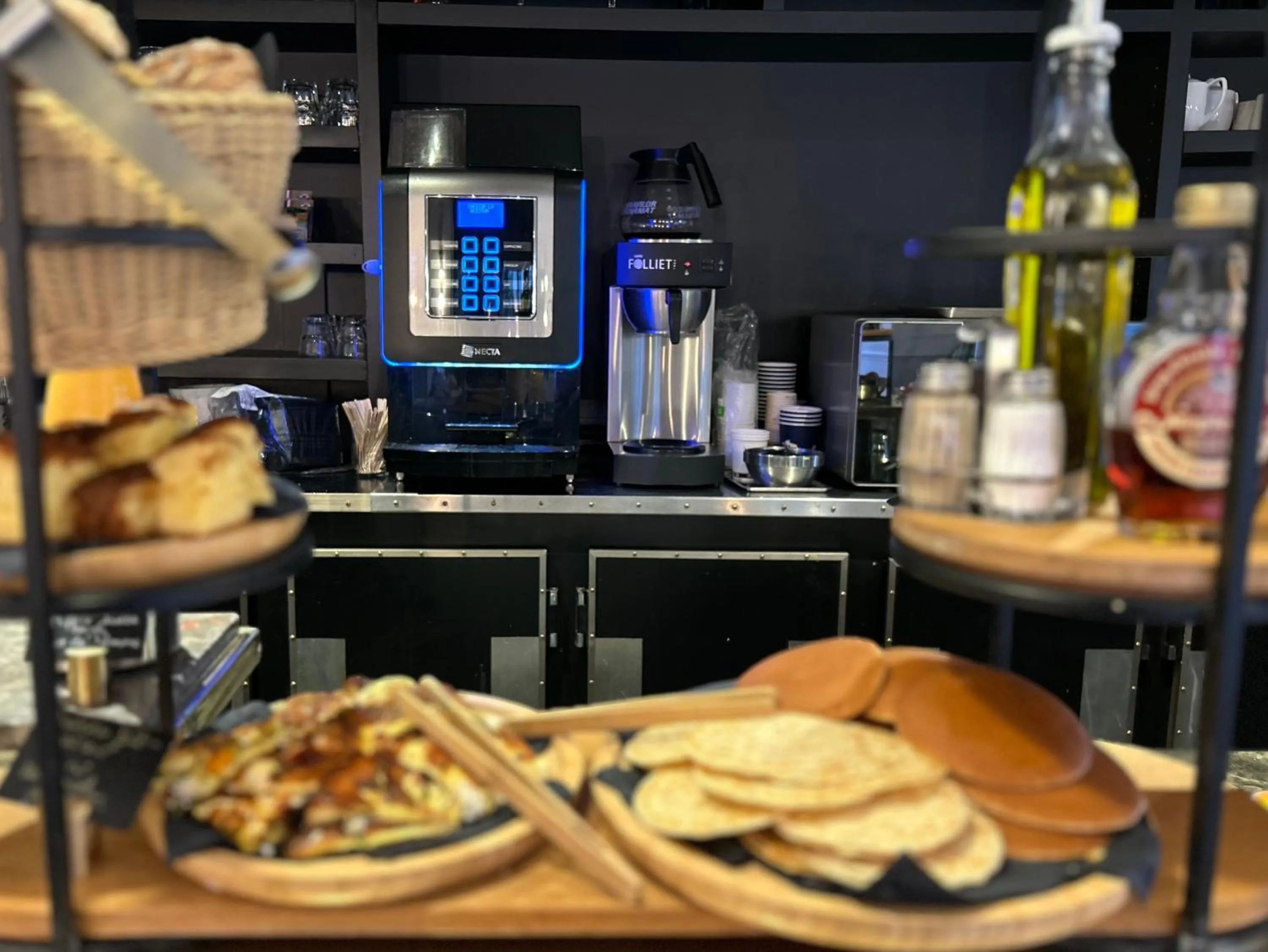 Breakfast in Eiffel Villa Garibaldi