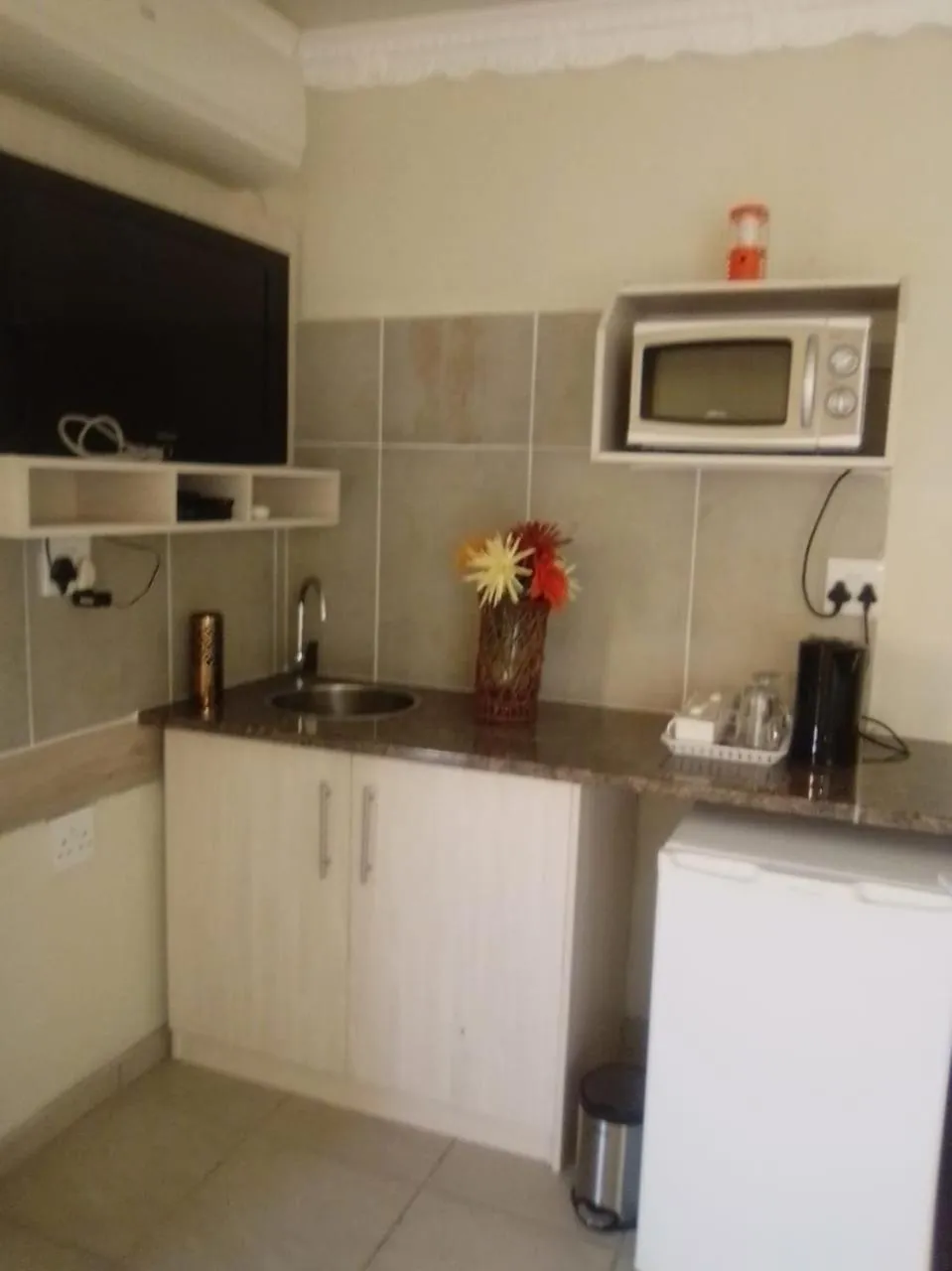 Kitchen or kitchenette in Kgatholoha guest house