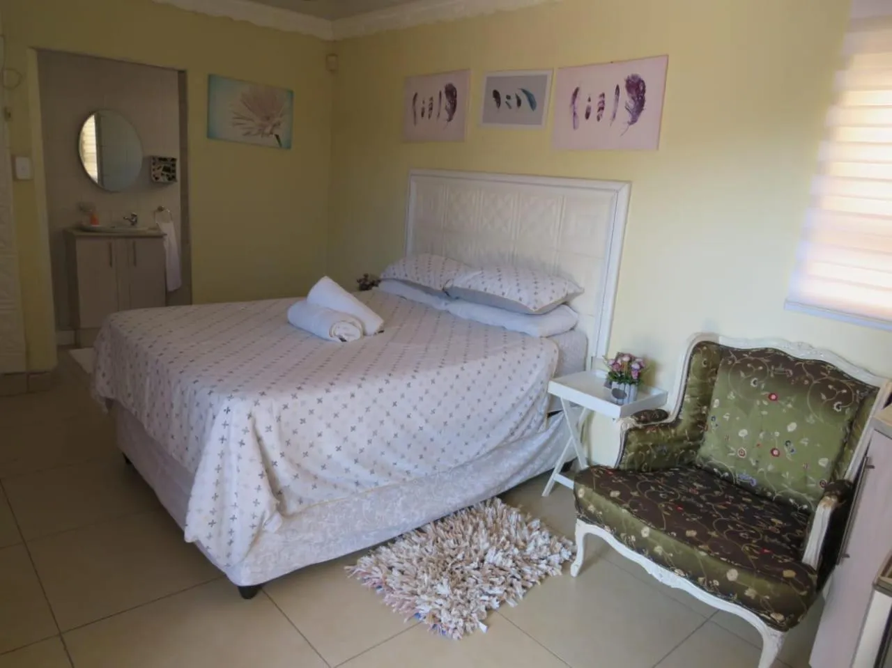 Photo of the whole room, Bed in Kgatholoha guest house
