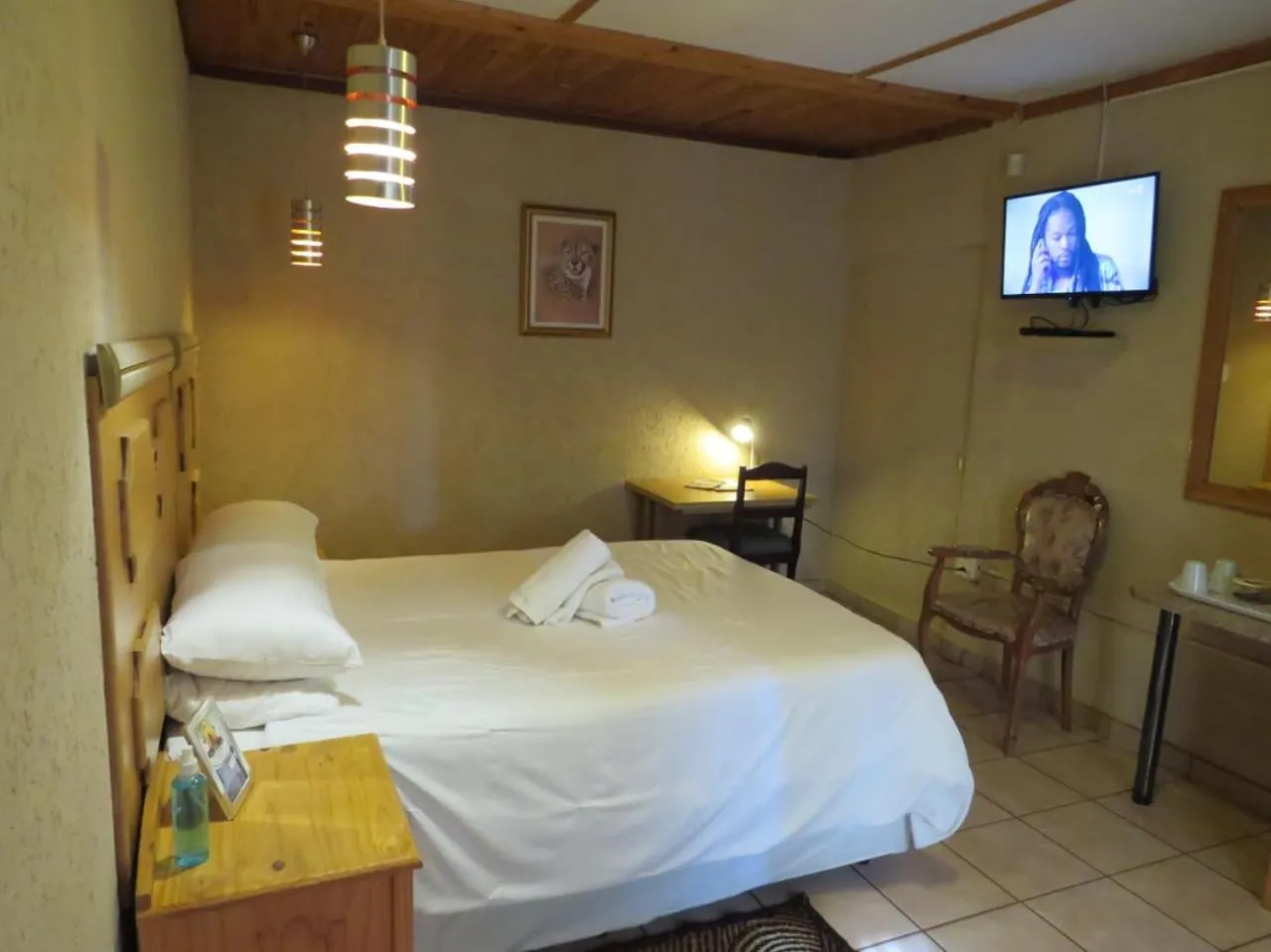 Photo of the whole room, Bed in Kgatholoha guest house