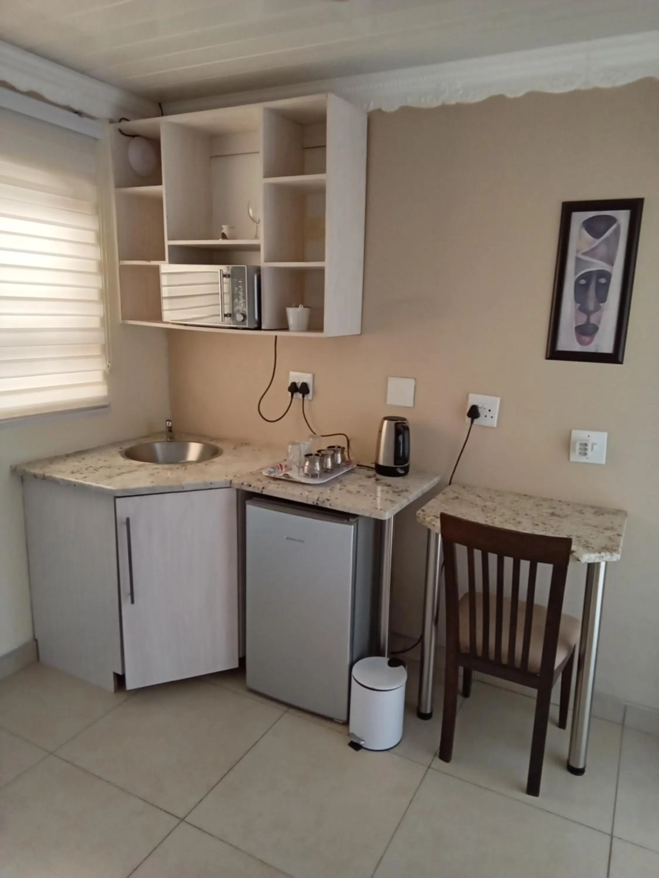 Kitchen or kitchenette in Kgatholoha guest house