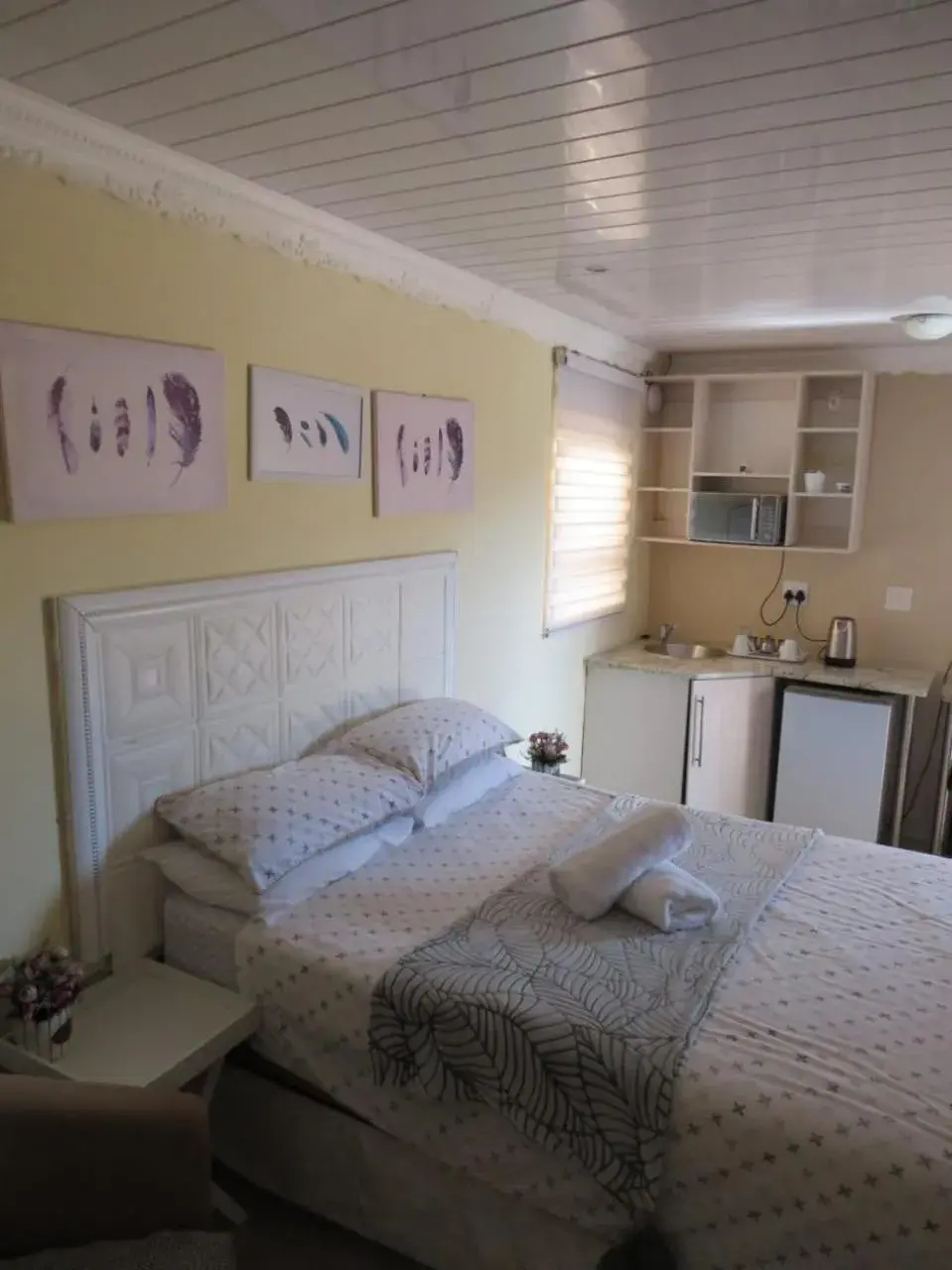 Deluxe Double Room with Shower in Kgatholoha guest house Deluxe Double Room with Shower in Kgatholoha guest house