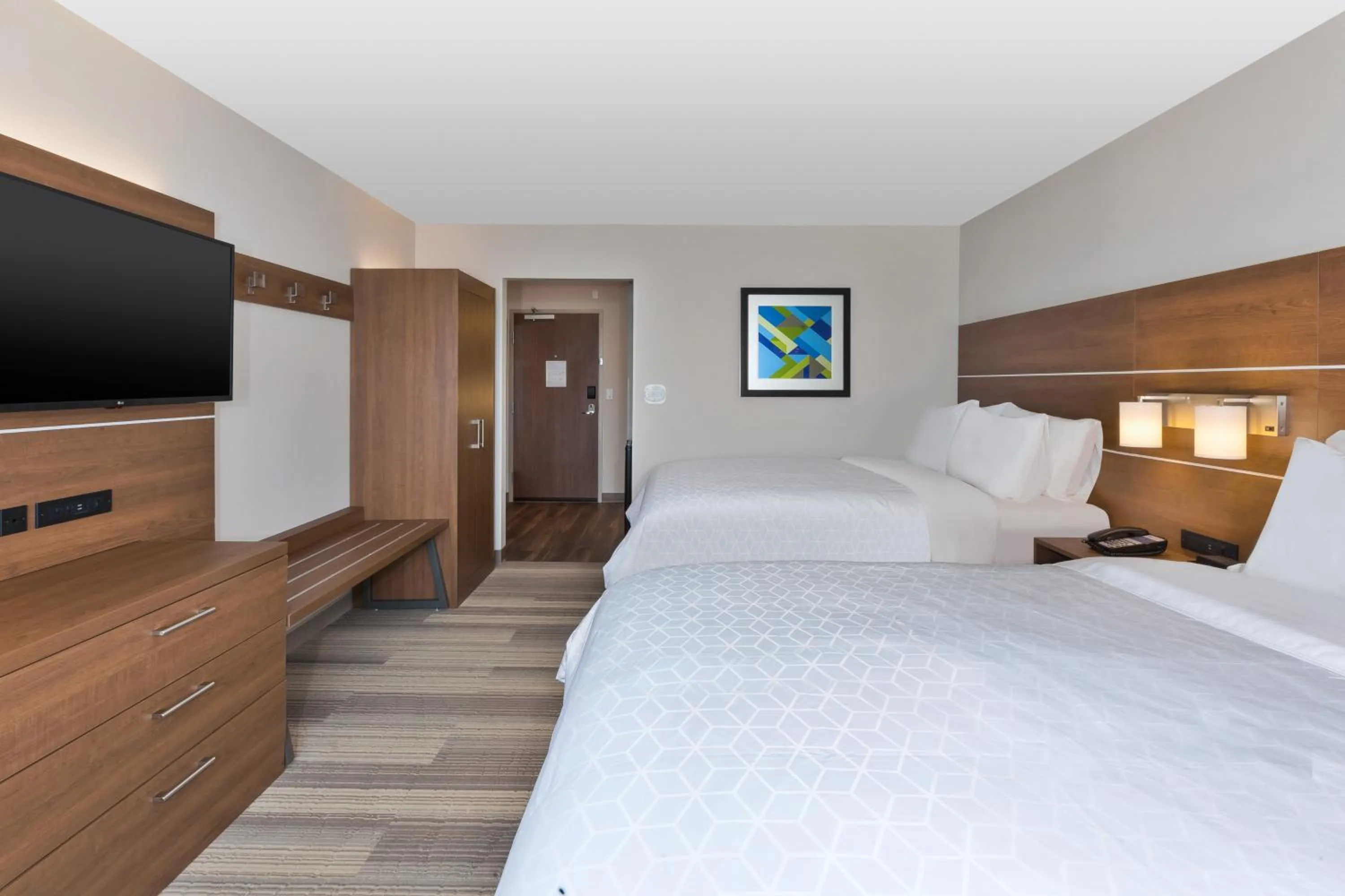 Photo of the whole room, Bed in Holiday Inn Express- Eau Claire West I-94 by IHG