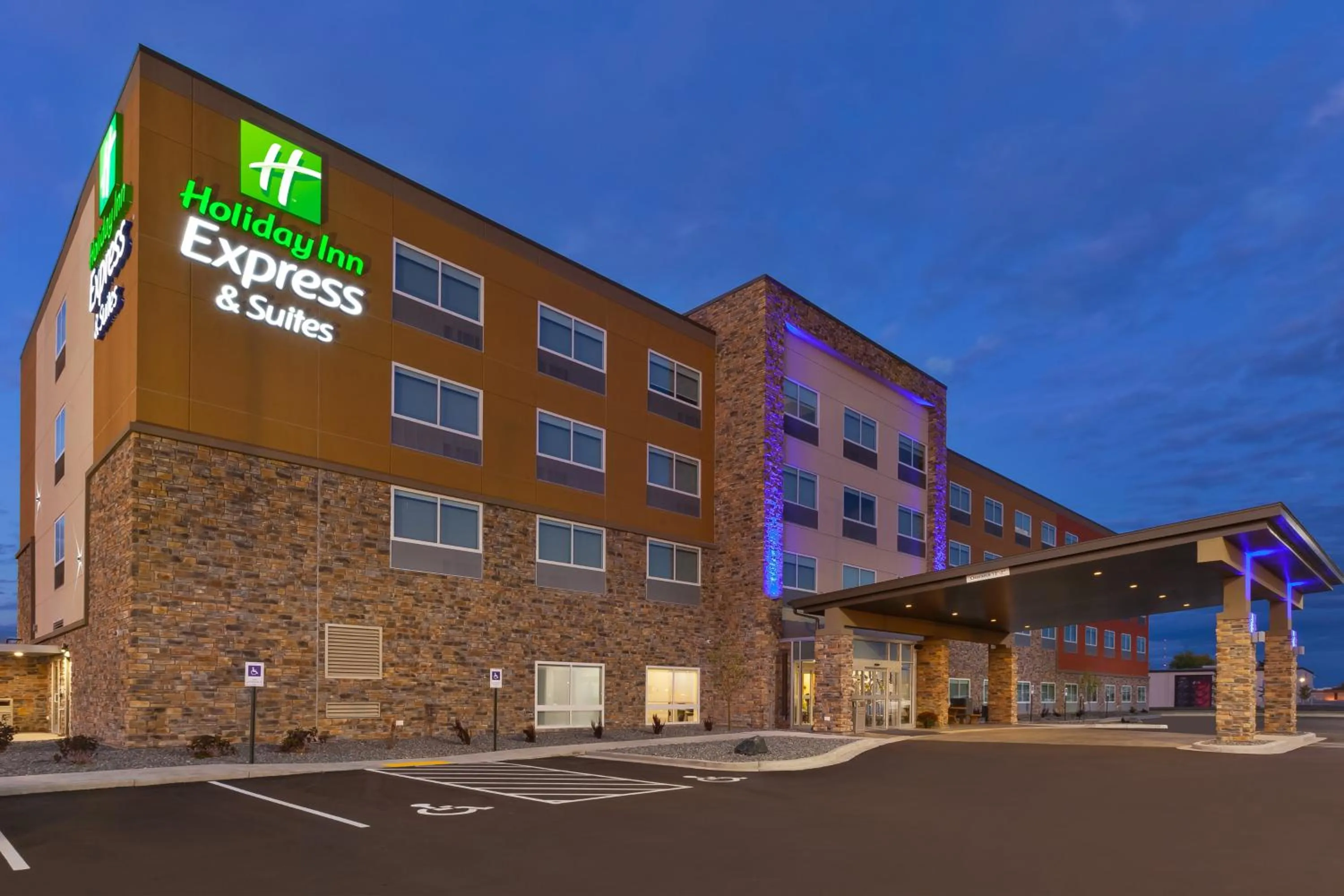 Property building in Holiday Inn Express- Eau Claire West I-94 by IHG