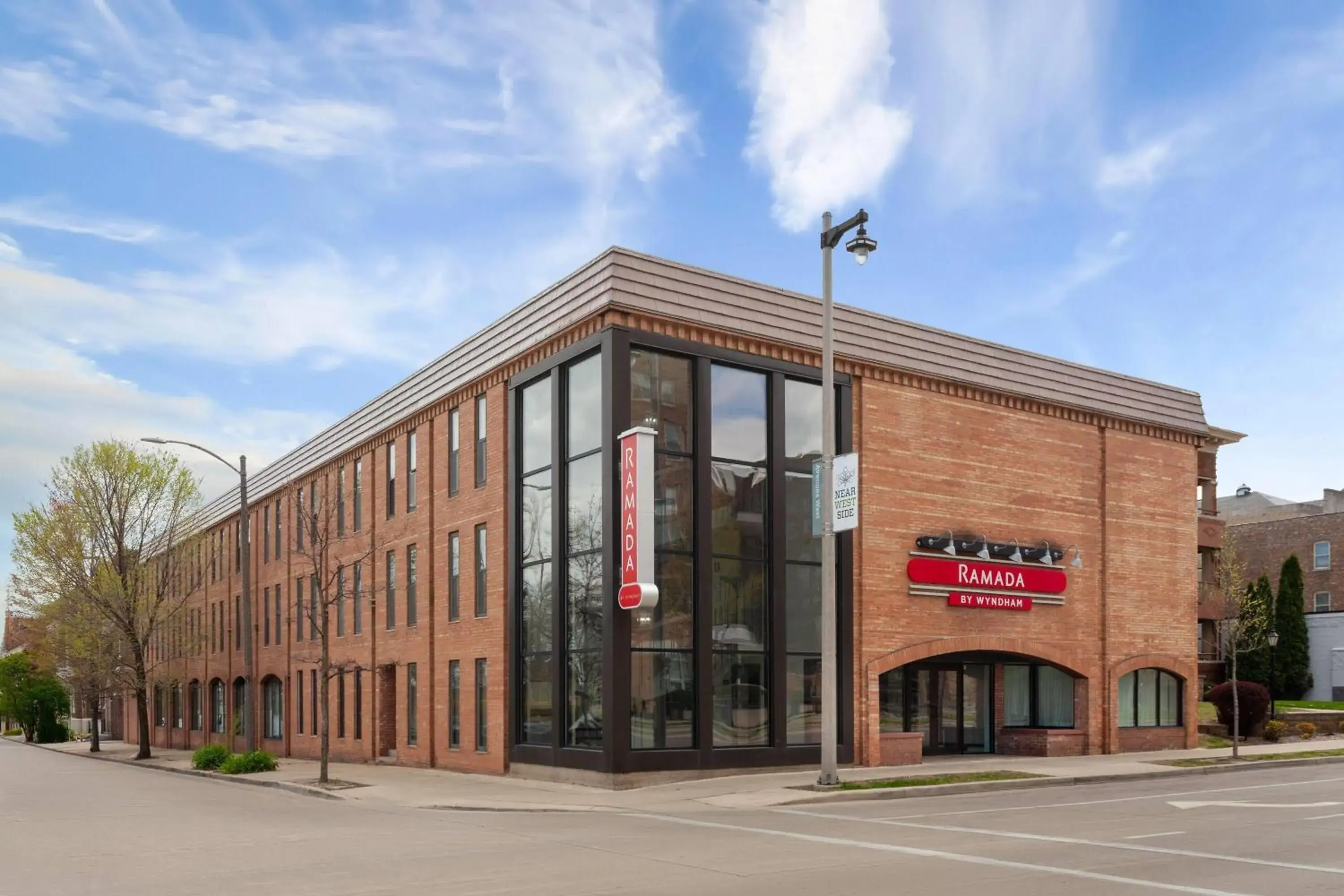 Property building in Ramada by Wyndham Milwaukee Property building in Ramada by Wyndham Milwaukee