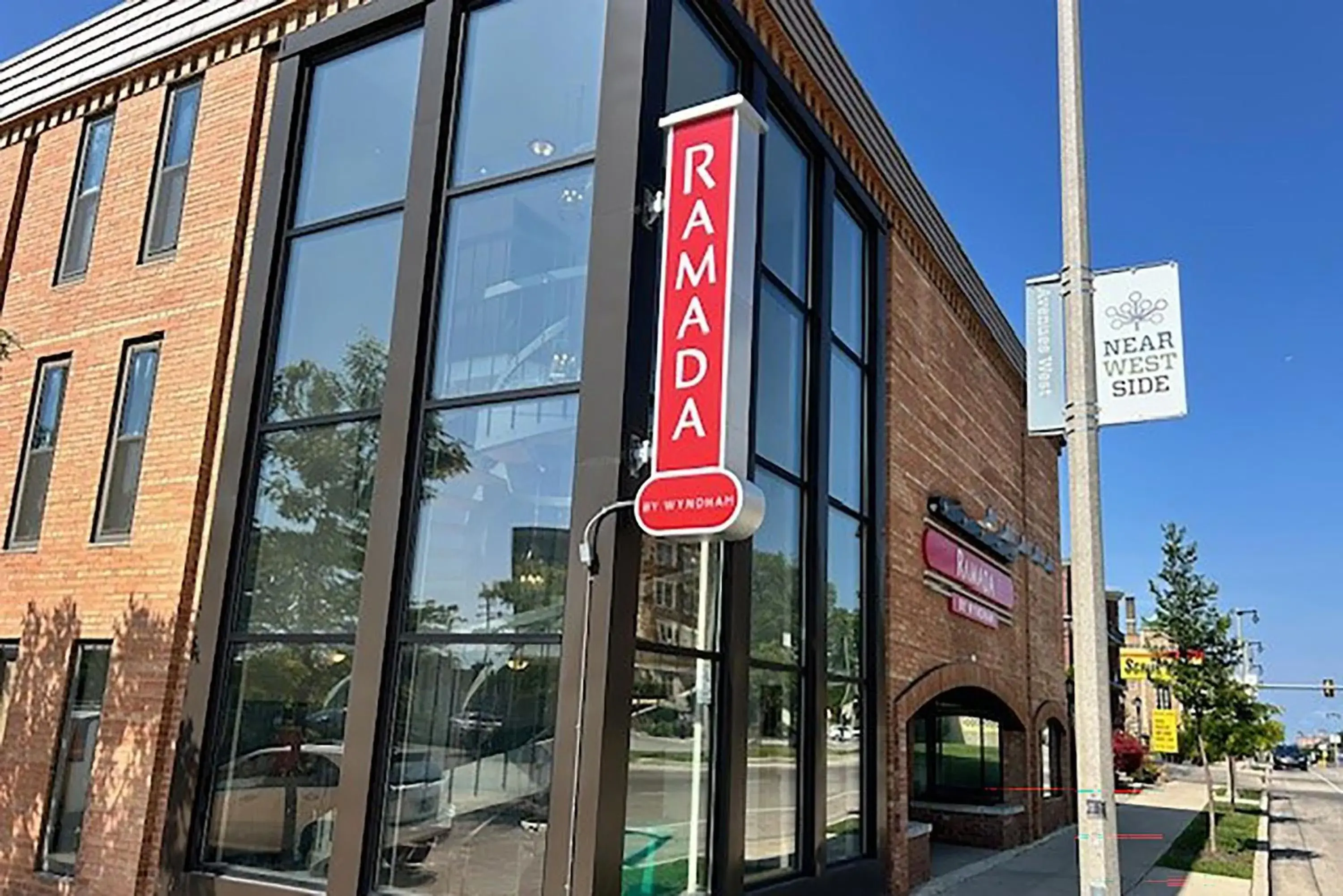 Property building in Ramada by Wyndham Milwaukee Property building in Ramada by Wyndham Milwaukee