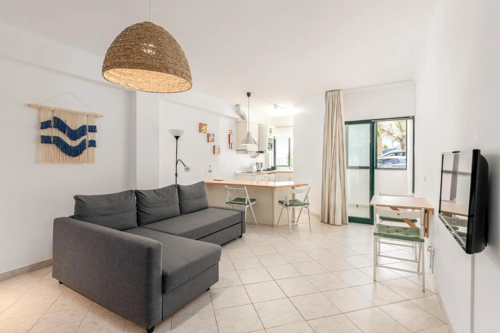 TV and multimedia in Estudios Salinas - Fuseta