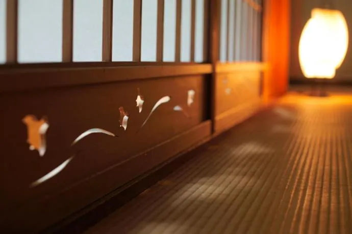 Decorative detail in Enraku