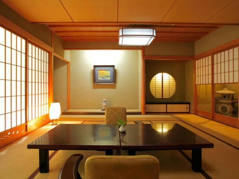 Photo of the whole room in Enraku