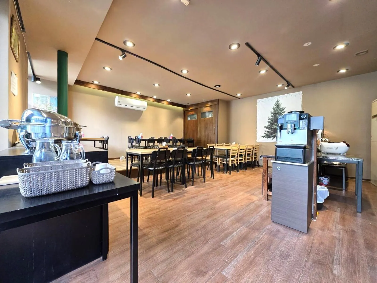 Restaurant/places to eat in Maron Hotel Nampo