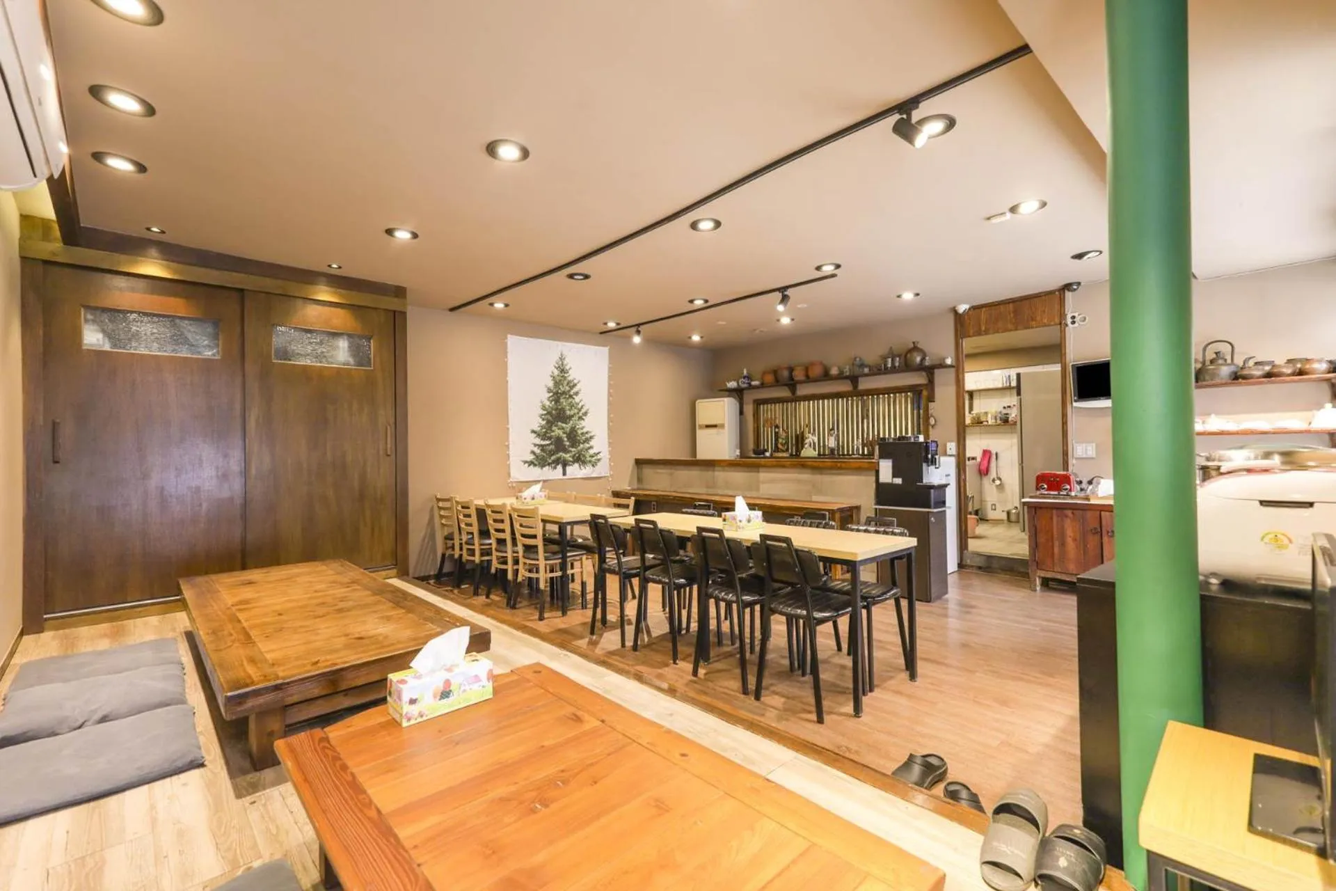 Restaurant/places to eat in Maron Hotel Nampo