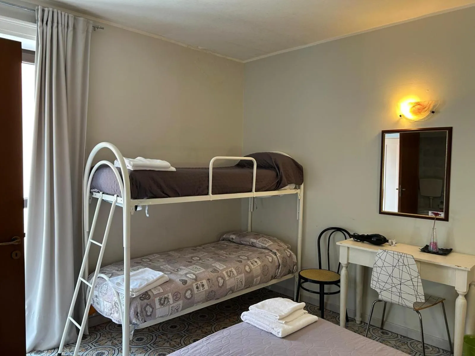 Bed in Phenicusa