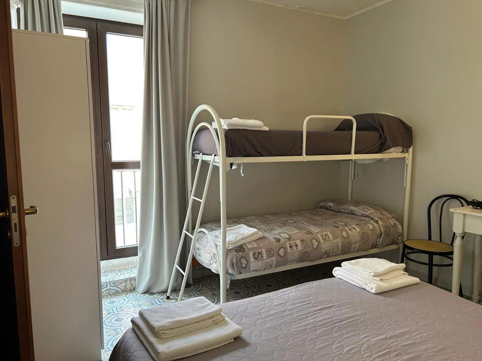 Bed in Phenicusa