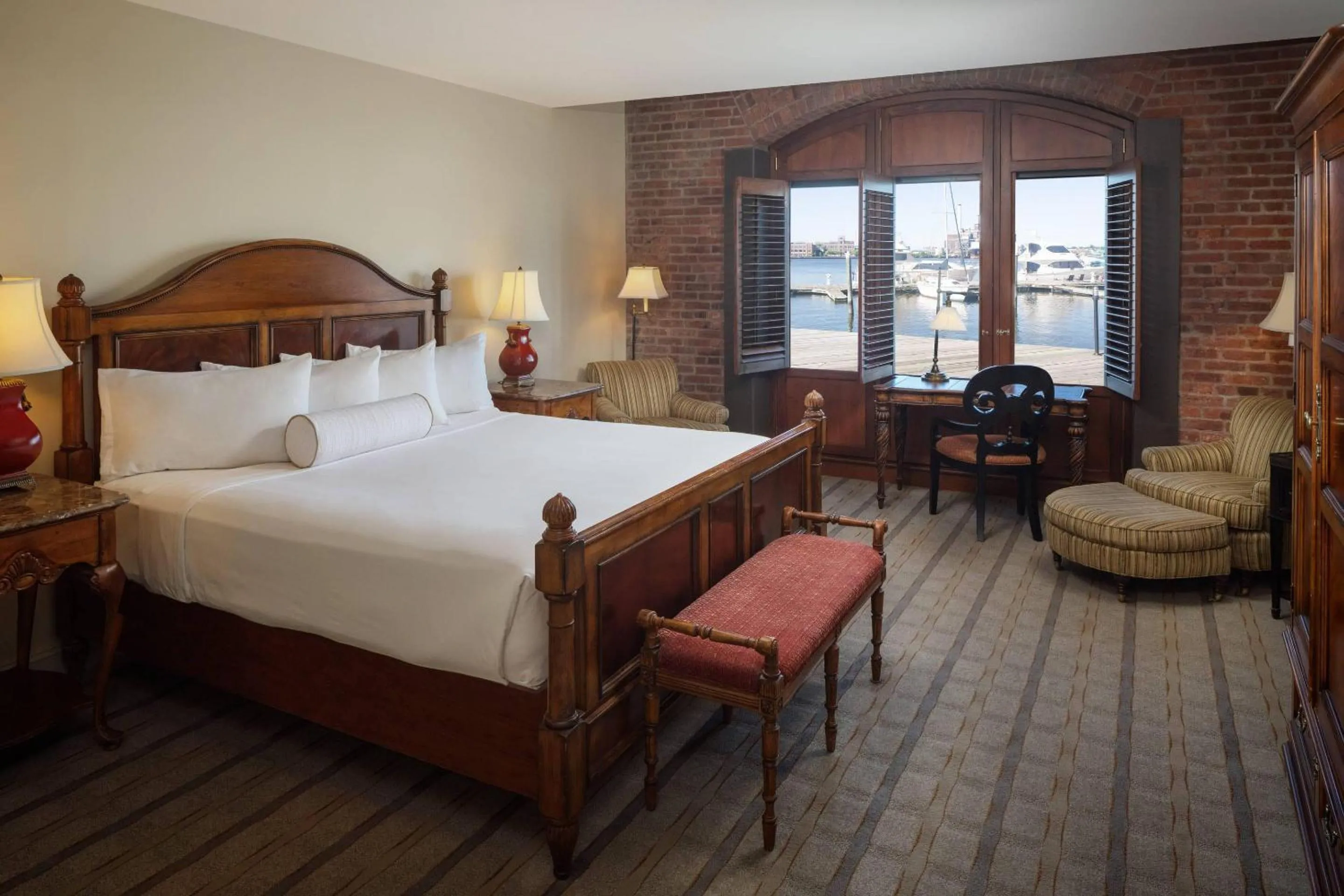 Bedroom, Bed in The Inn at Henderson's Wharf, an Ascend Collection Hotel