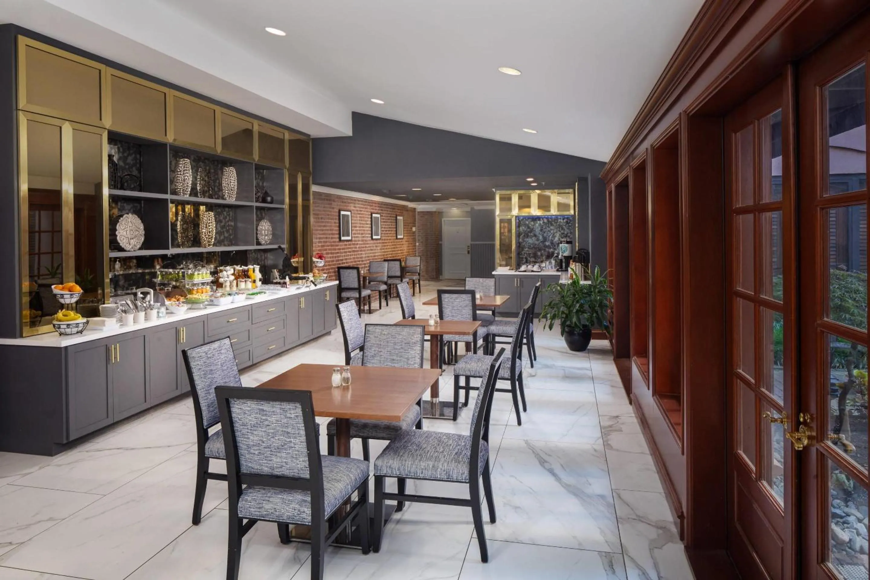 Breakfast in The Inn at Henderson's Wharf, an Ascend Collection Hotel