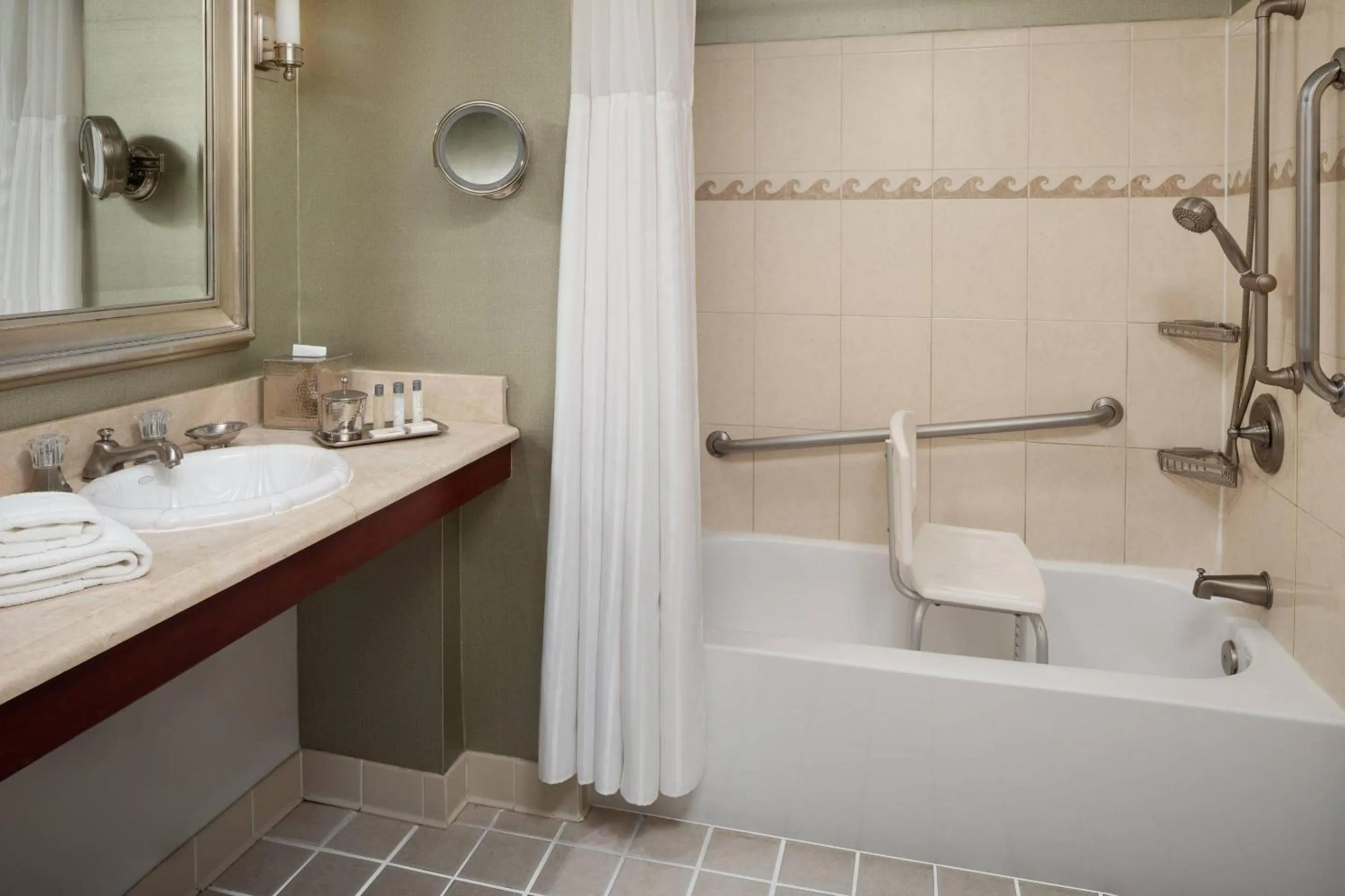 Bedroom in The Inn at Henderson's Wharf, an Ascend Collection Hotel