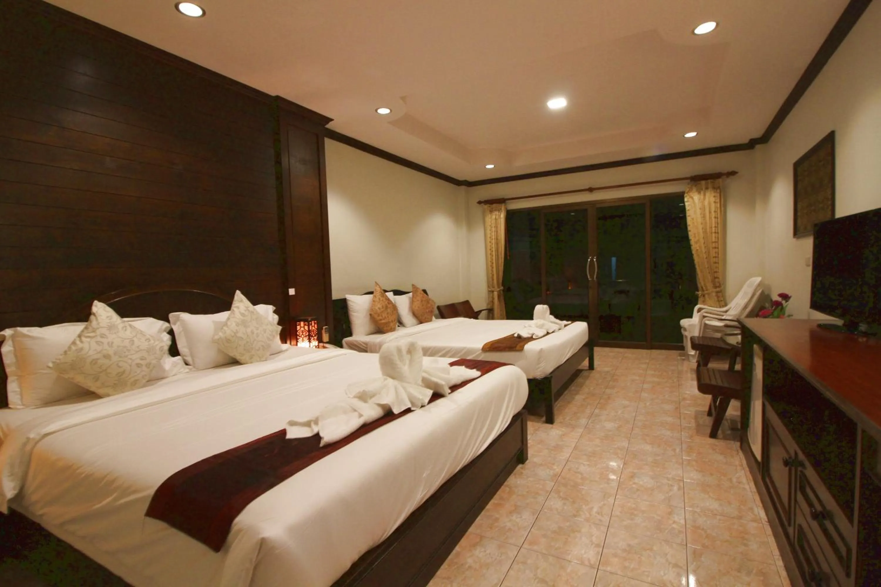Baan Veerakit Hotel