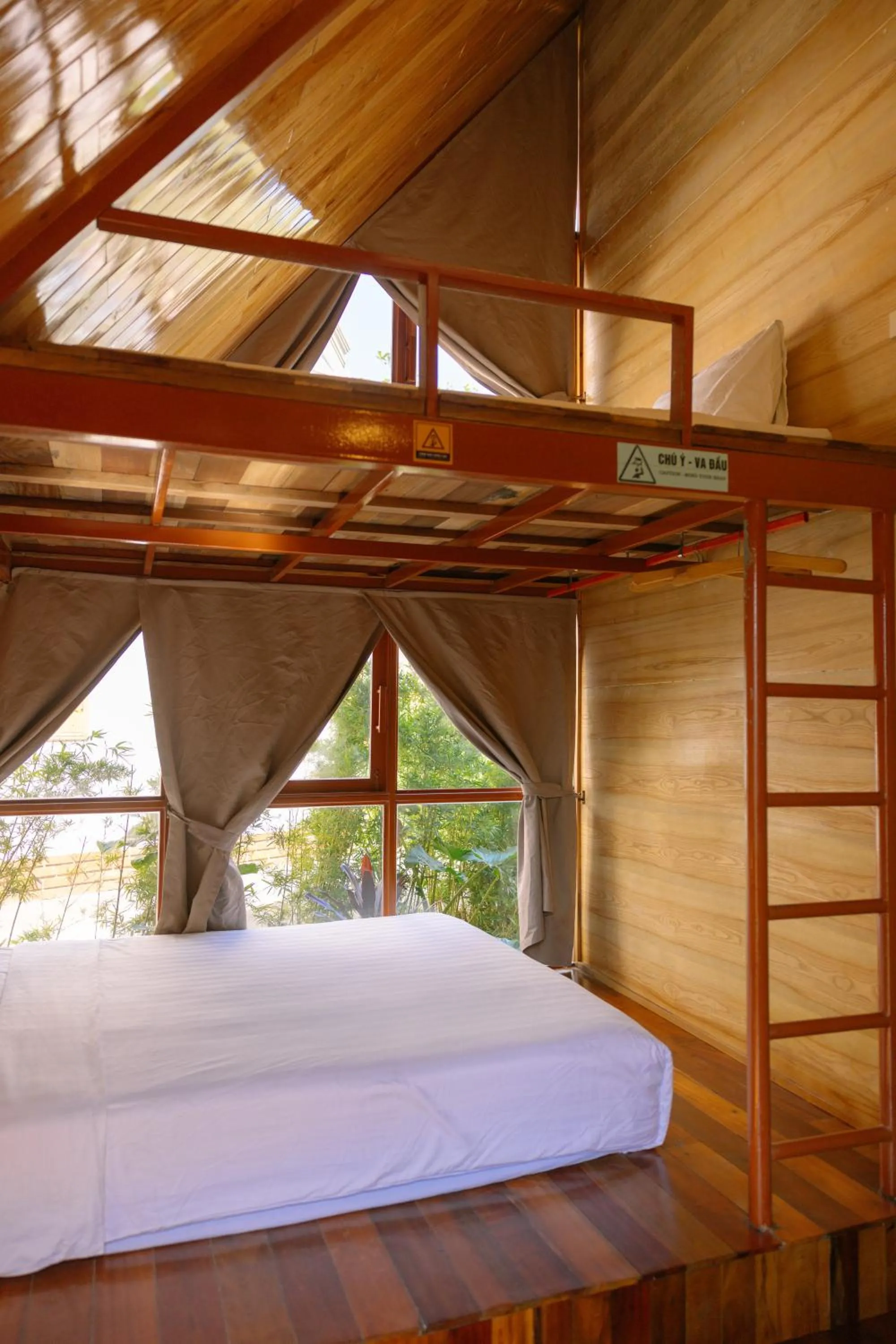 bunk bed, Bed in JoyStay