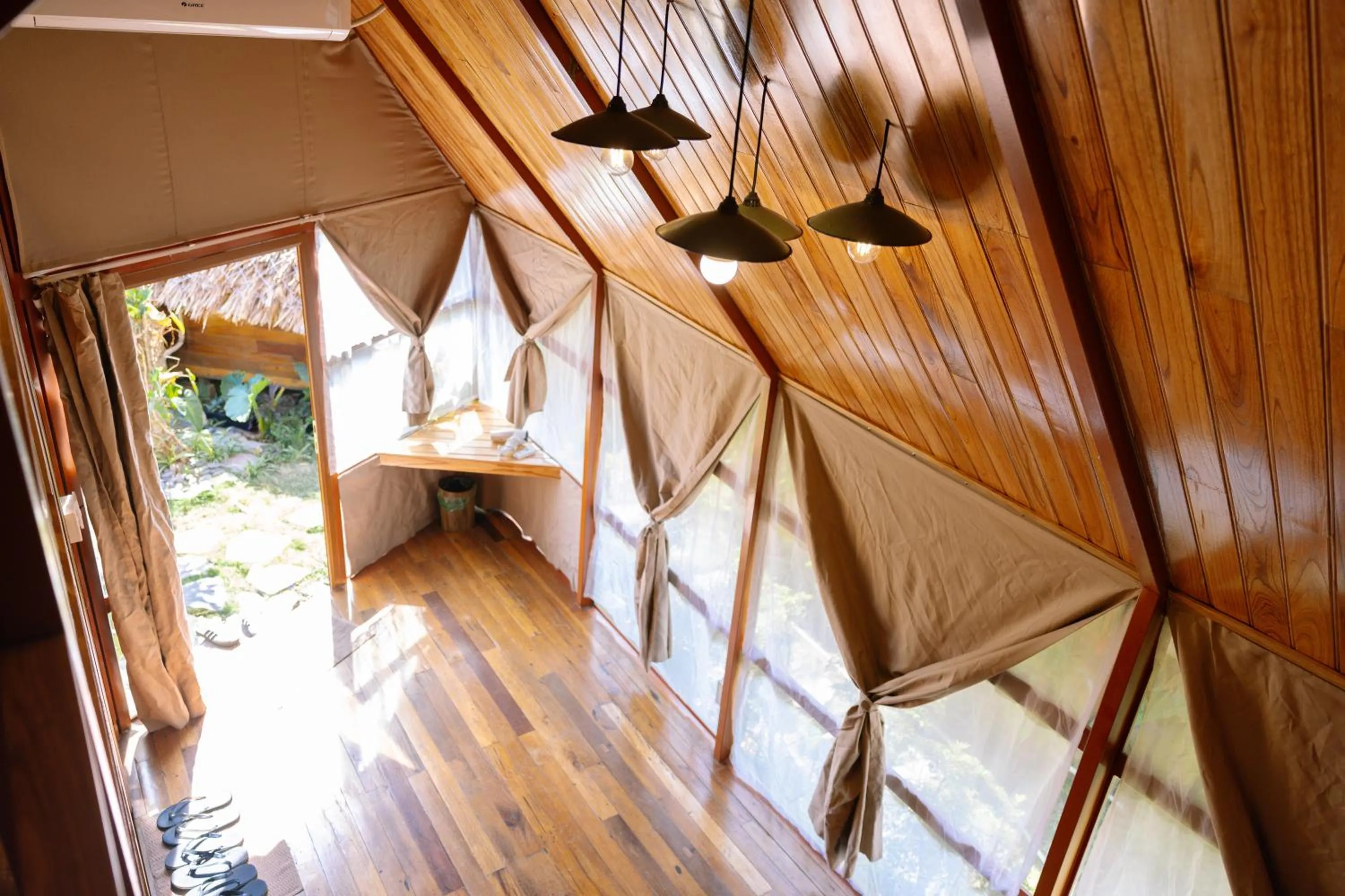 Photo of the whole room in JoyStay