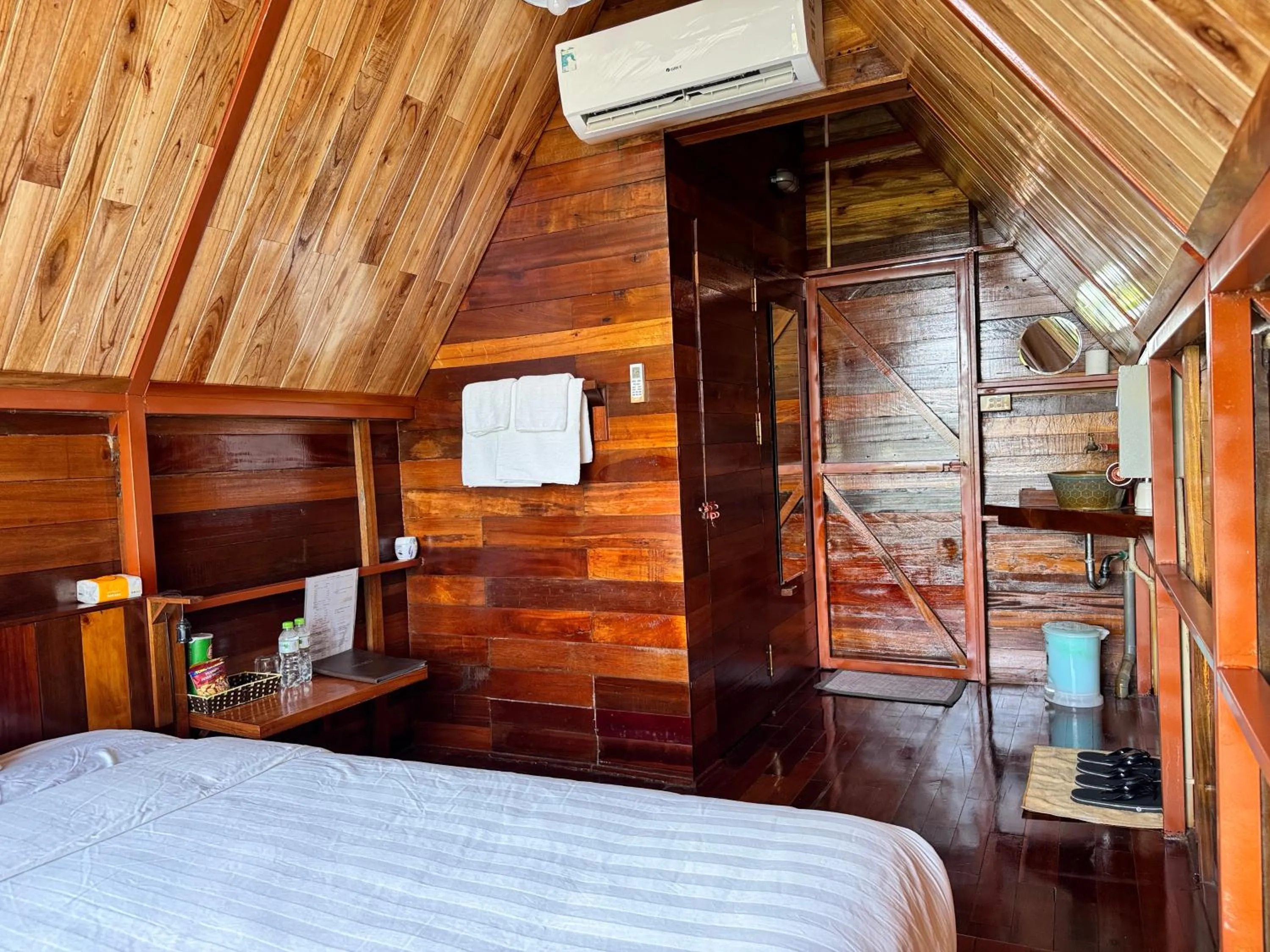 Photo of the whole room, Bed in JoyStay