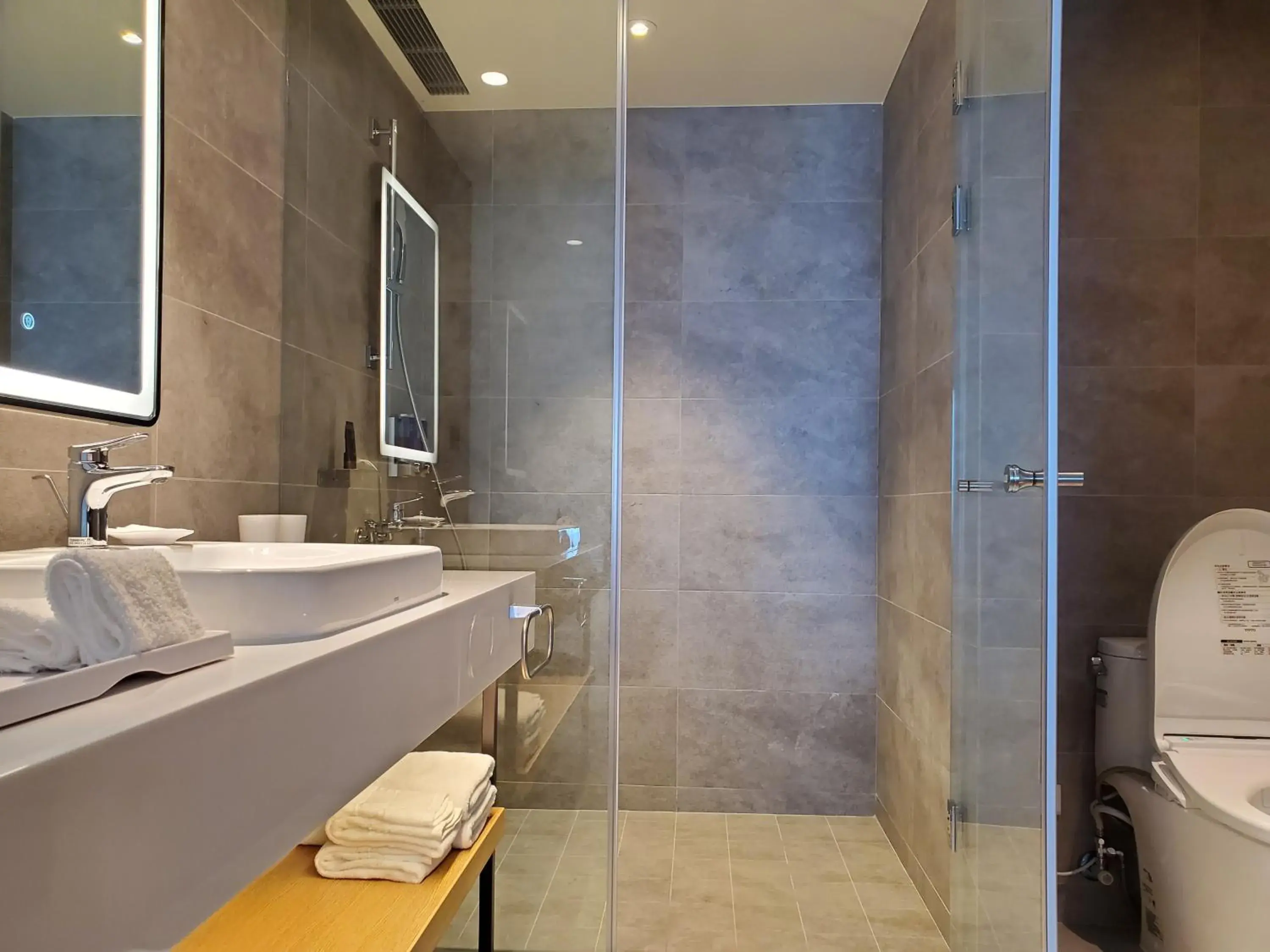 Bathroom in Parkview Hotels & Resorts Bathroom in Parkview Hotels & Resorts