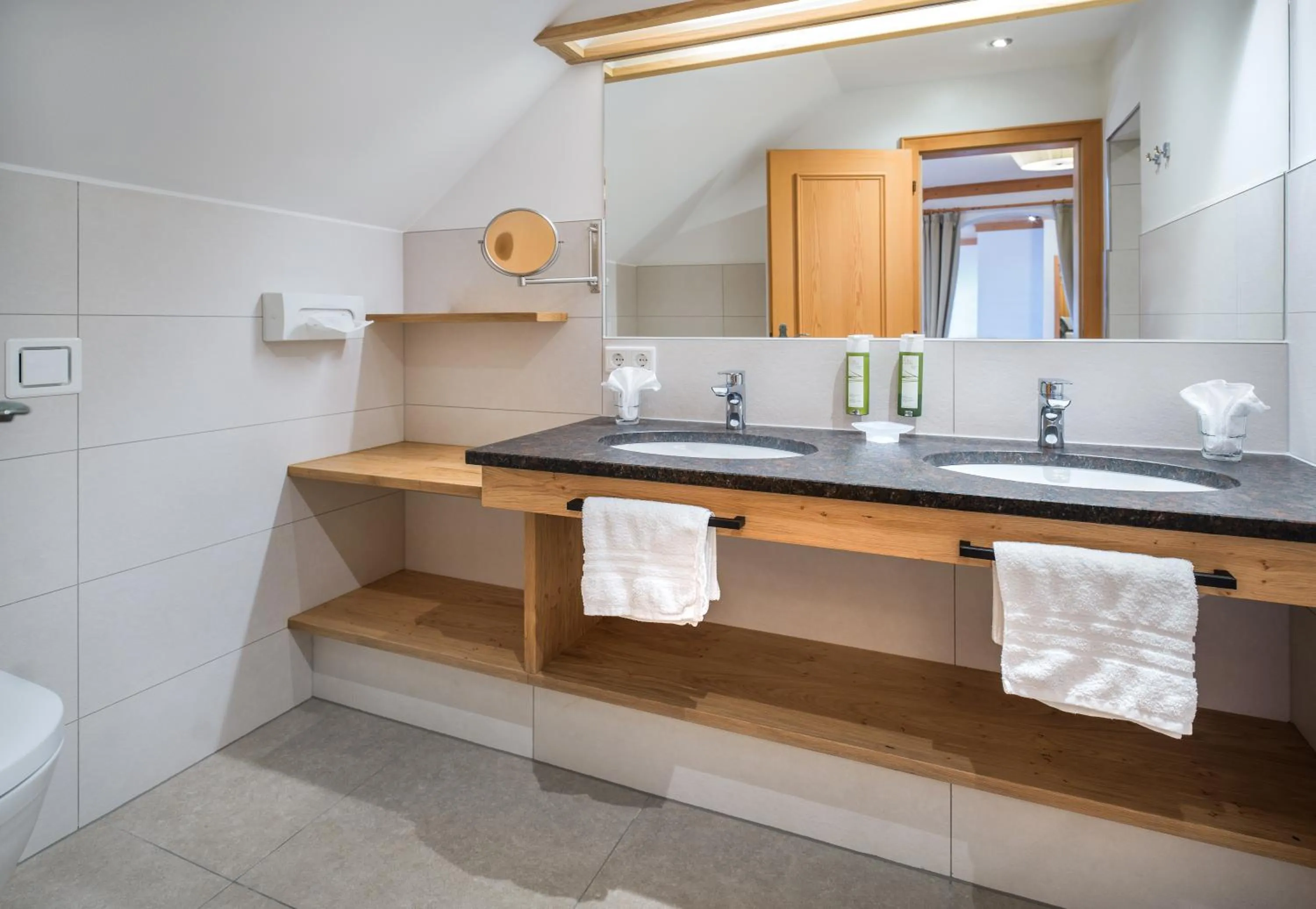 Bathroom in Hotel Häuserl im Wald