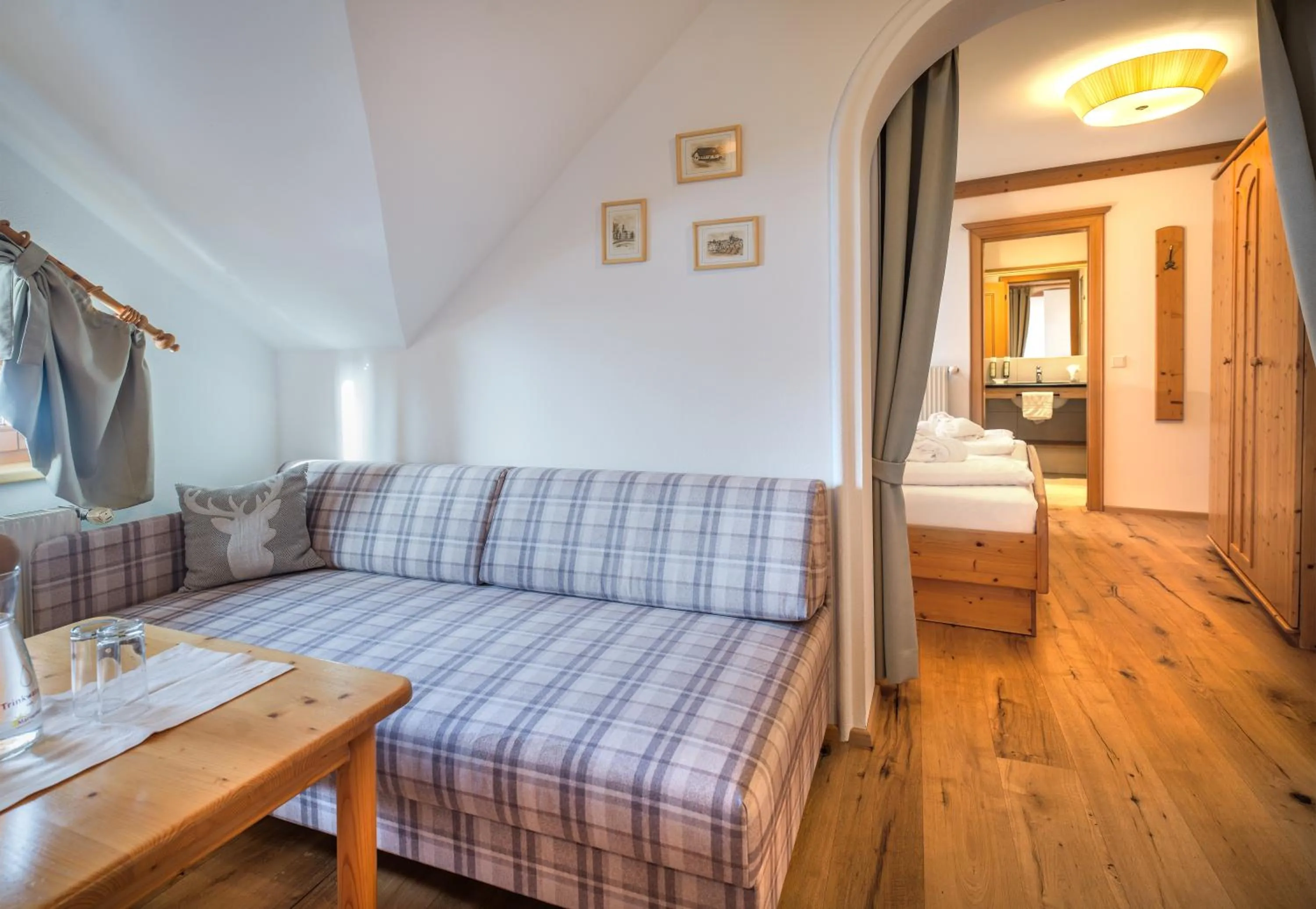 Photo of the whole room, Bed in Hotel Häuserl im Wald