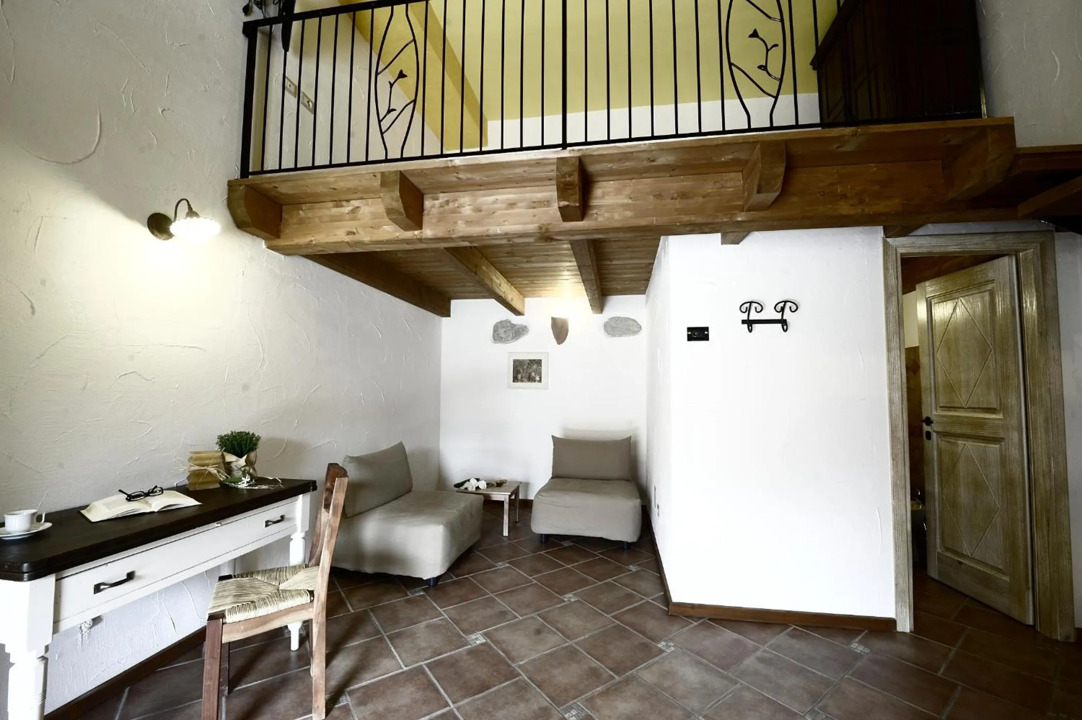 Seating area in Il Giardino Degli Aranci