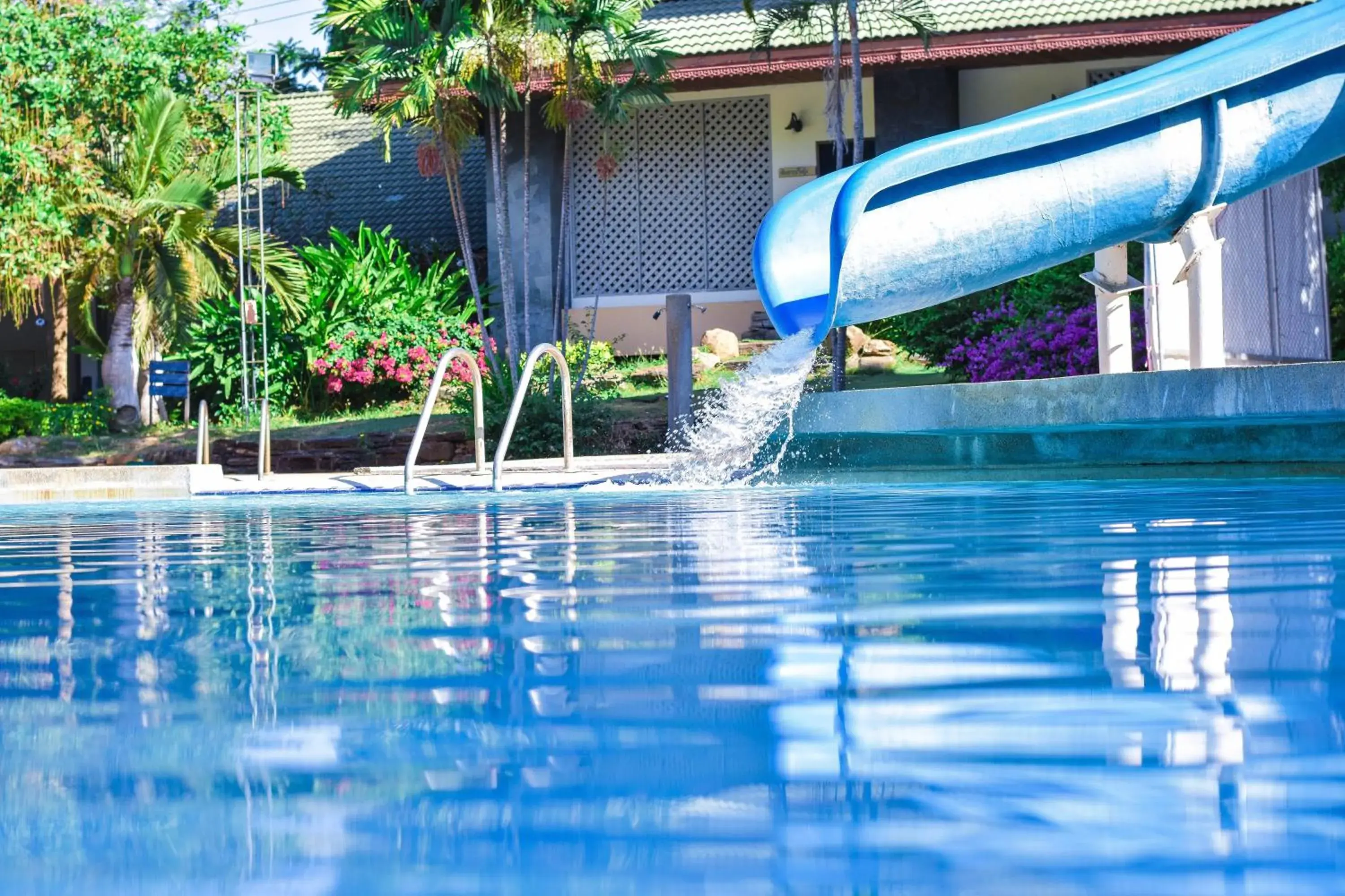 Swimming pool in Muaklek Paradise Resort Swimming pool in Muaklek Paradise Resort