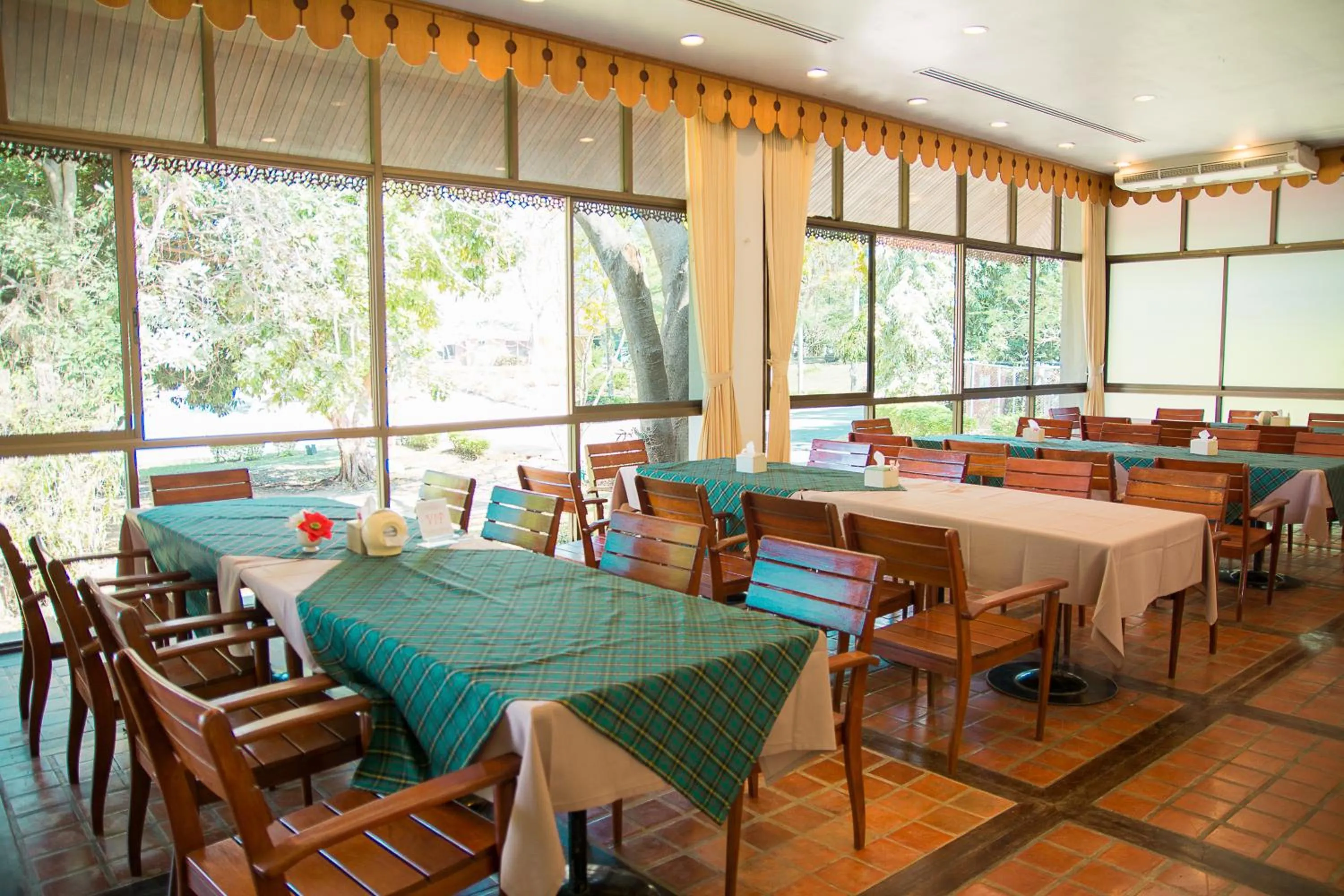 Muaklek Paradise Resort