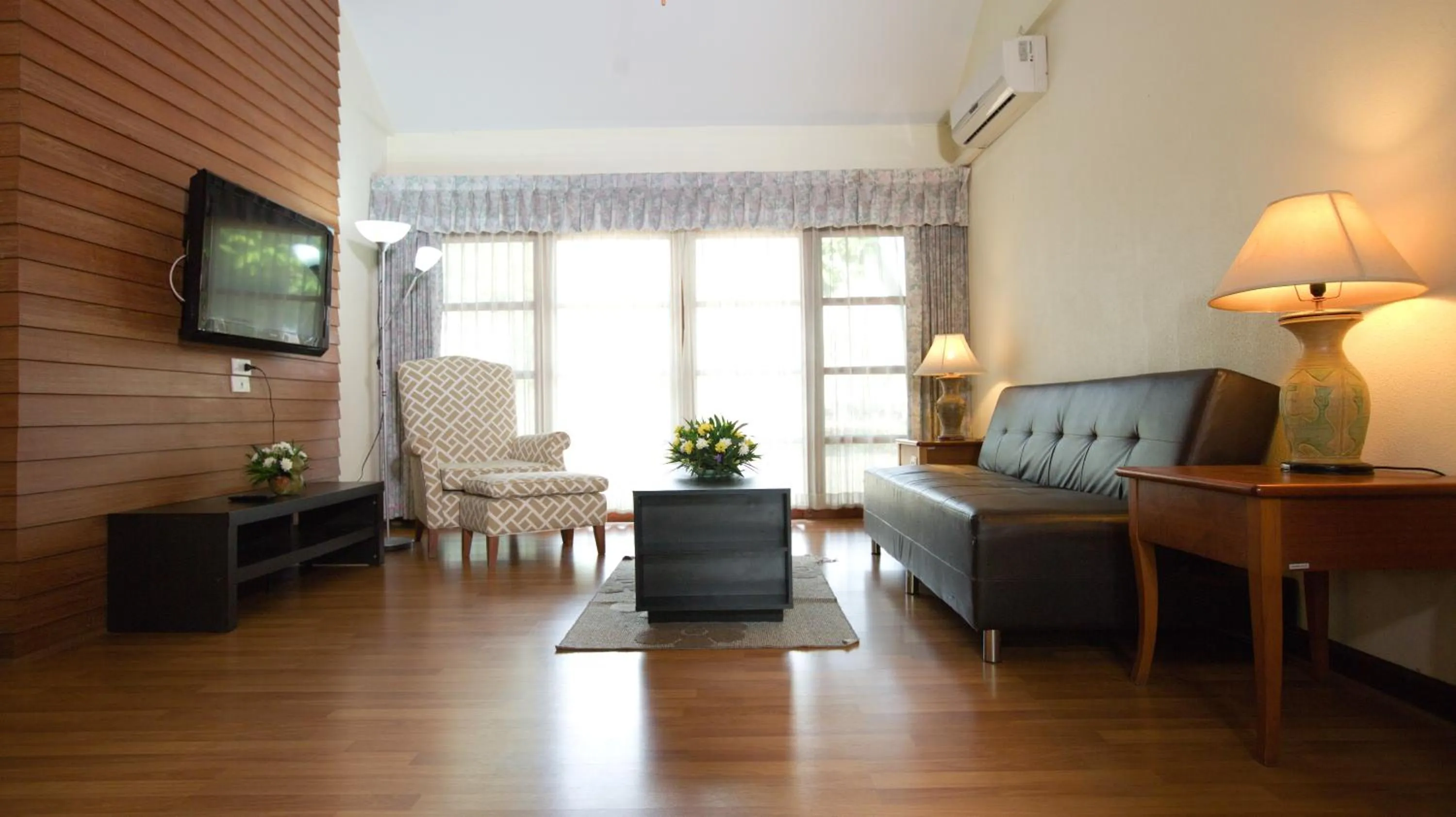 Muaklek Paradise Resort