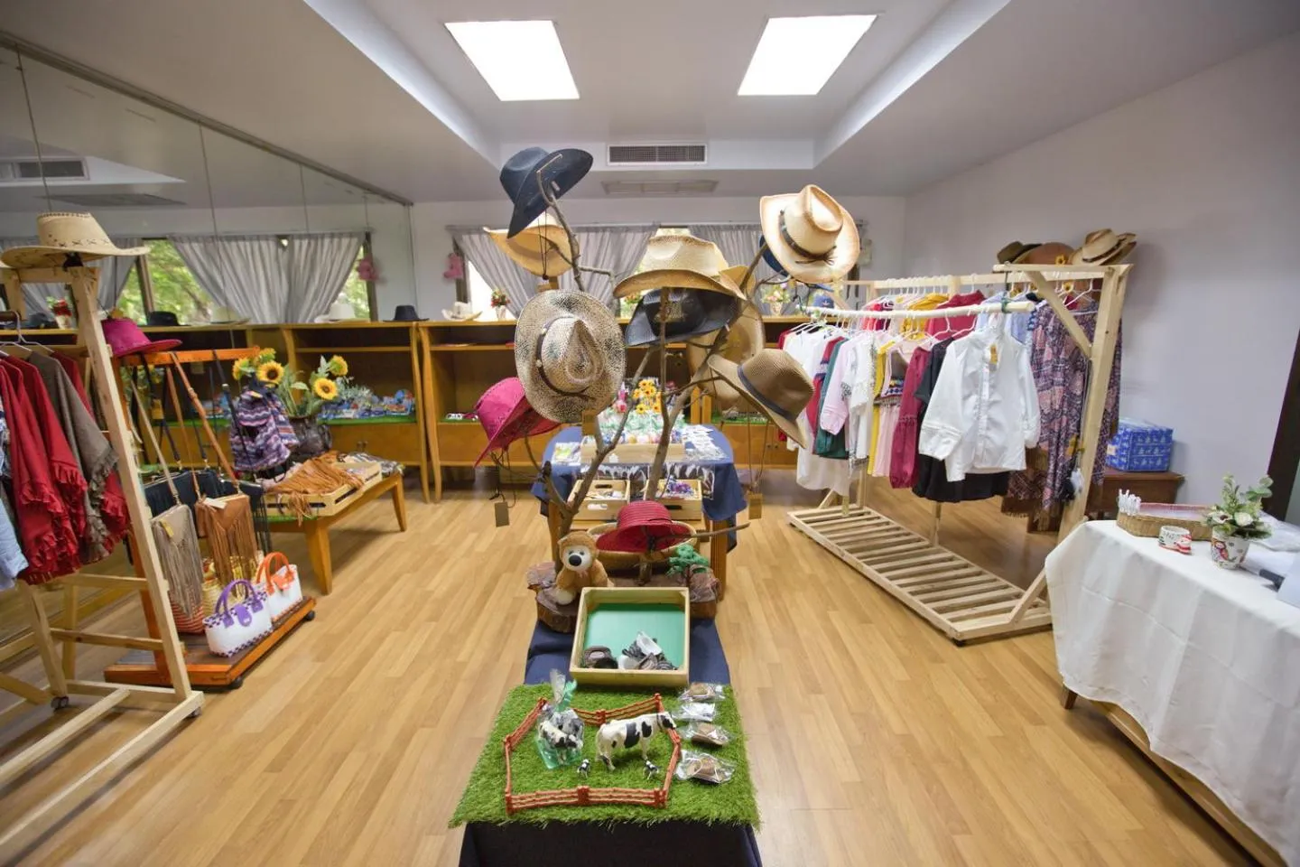 On-site shops in Muaklek Paradise Resort