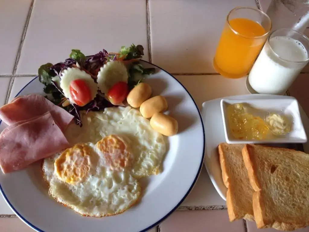 Breakfast in Muaklek Paradise Resort Breakfast in Muaklek Paradise Resort