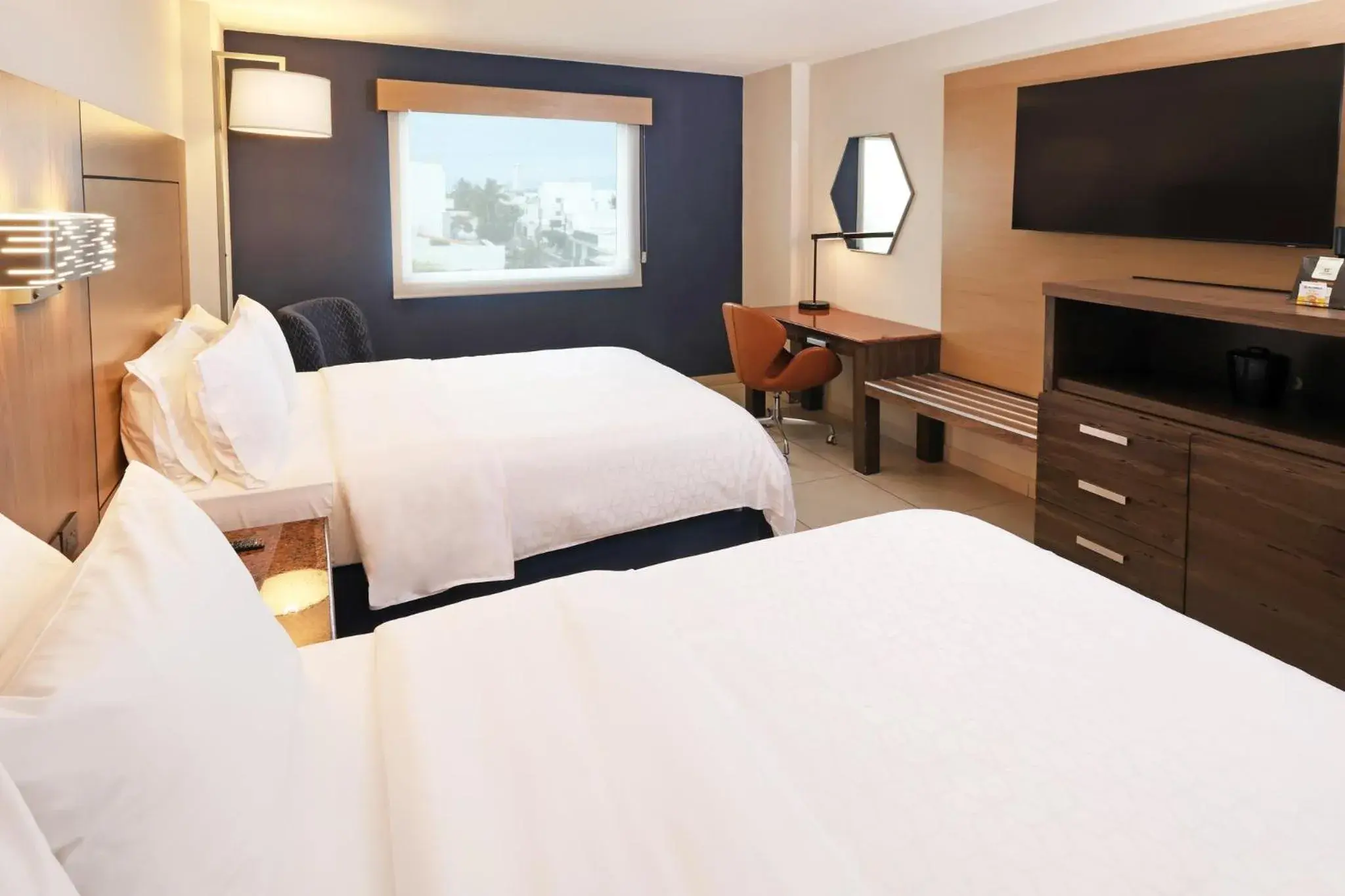 Photo of the whole room, Bed in Holiday Inn Express Veracruz Boca del Rio by IHG Photo of the whole room, Bed in Holiday Inn Express Veracruz Boca del Rio by IHG