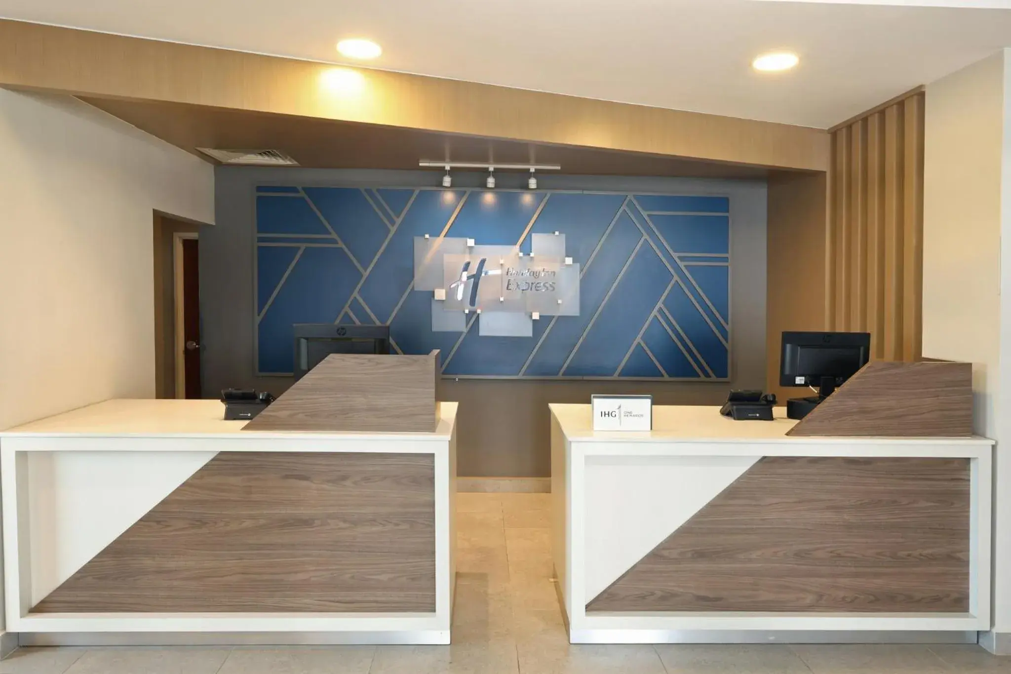 Property building, Bed in Holiday Inn Express Veracruz Boca del Rio by IHG Property building, Bed in Holiday Inn Express Veracruz Boca del Rio by IHG